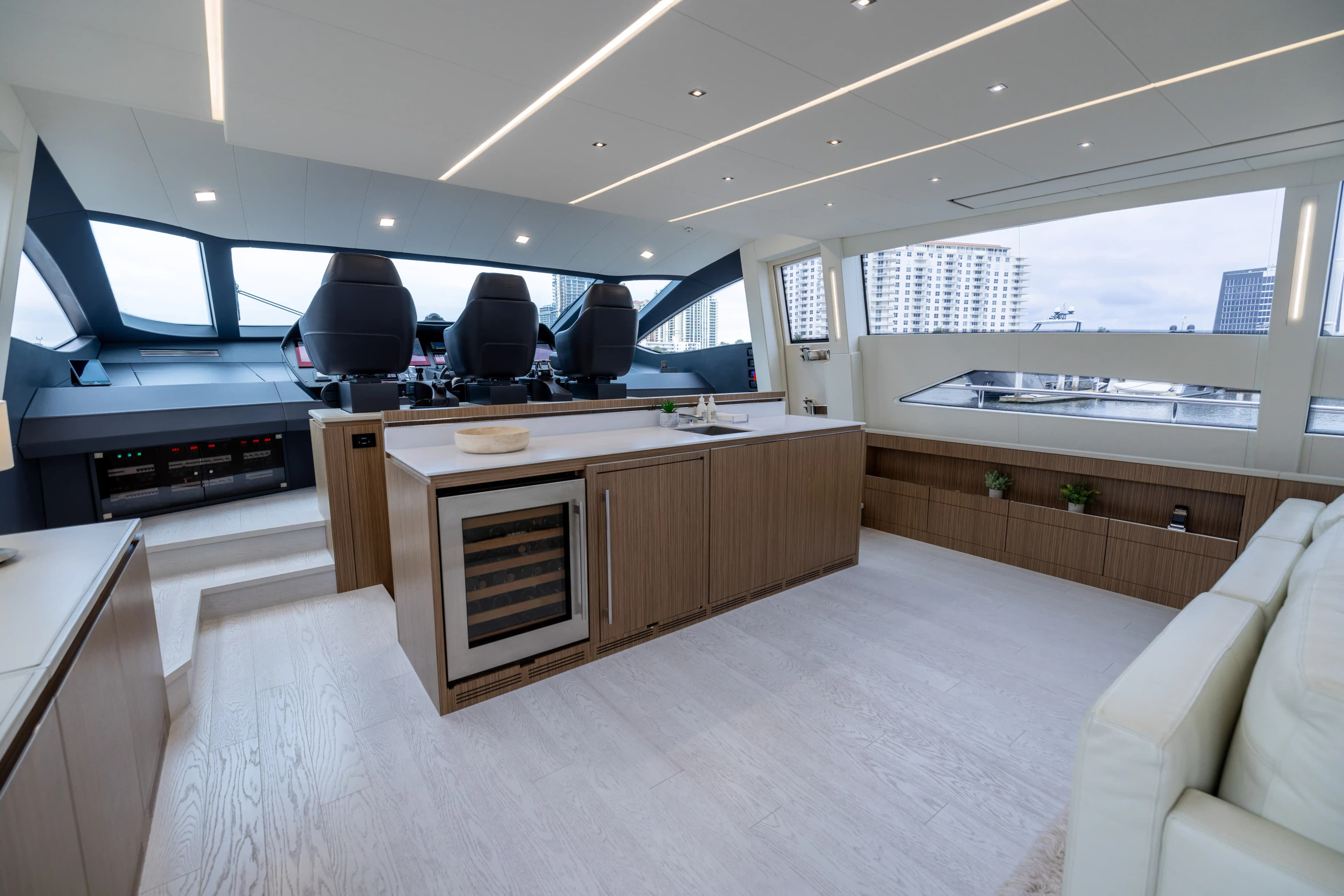 Pershing 108 te koop
