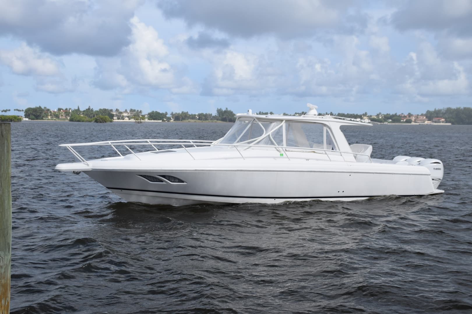 2010 Intrepid Powerboats 390 Sport Yacht for Sale in West Palm Beach, Florida Express Cruiser 5