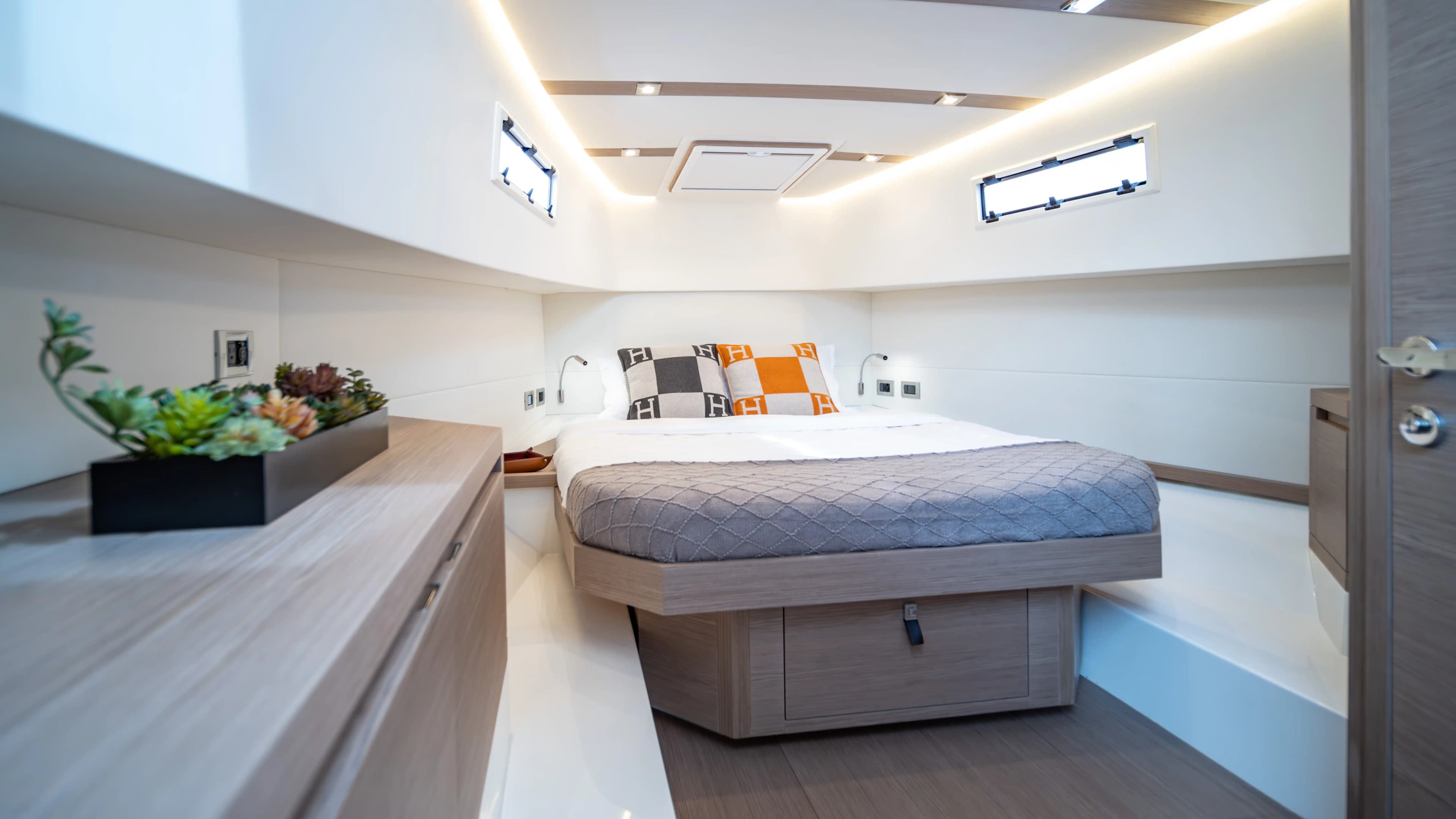 2025 Pardo Yachts P38 for Sale in Miami Beach, Florida Center Console 1