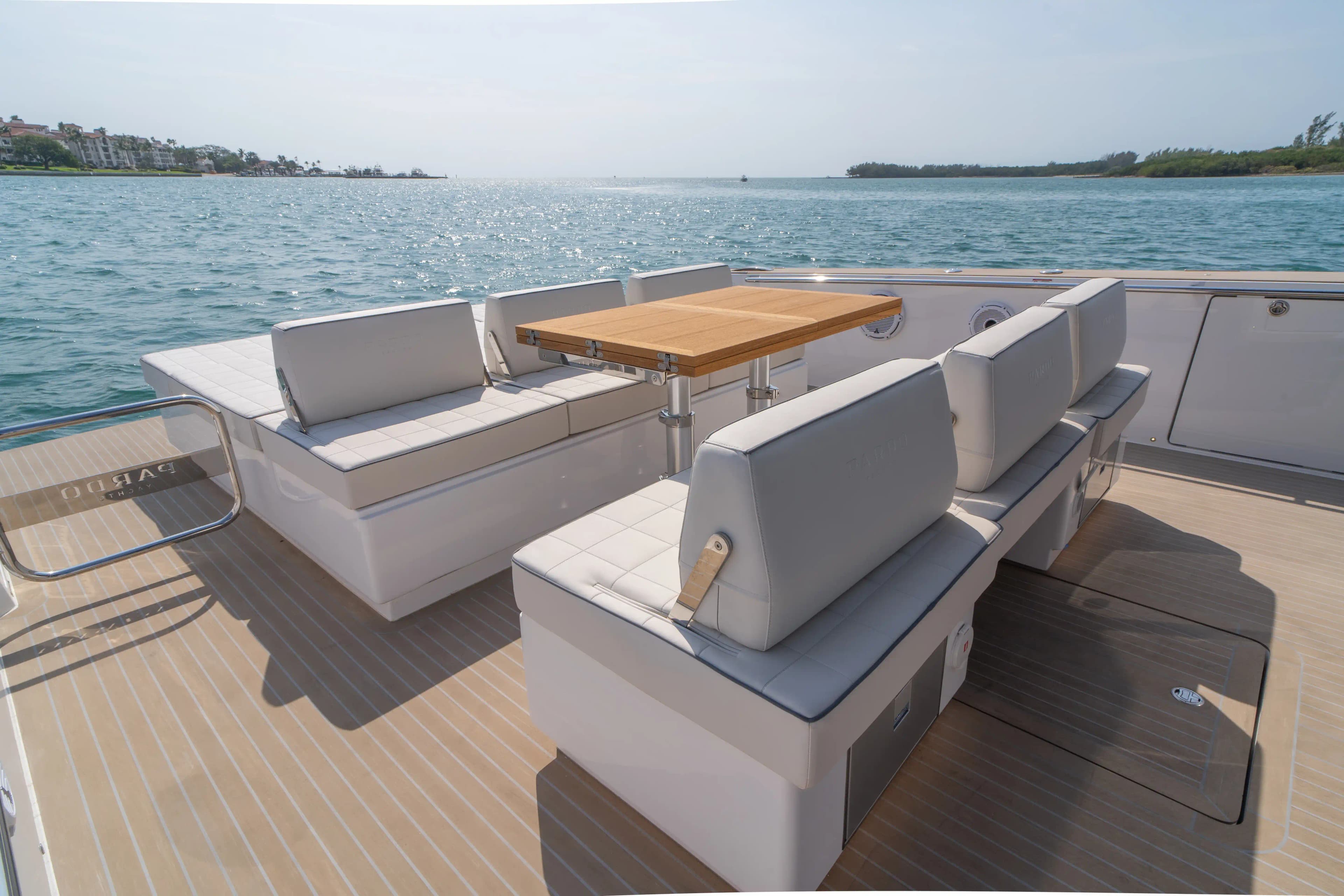 2024 Pardo Yachts P43 Venduto a Miami, Florida Walk-around Boats 4