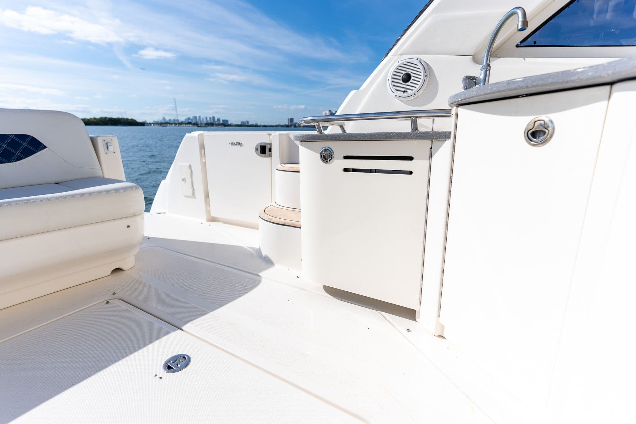 2005 Sea Ray 48 Sundancer for Sale in Homestead, Florida Cruiser 3