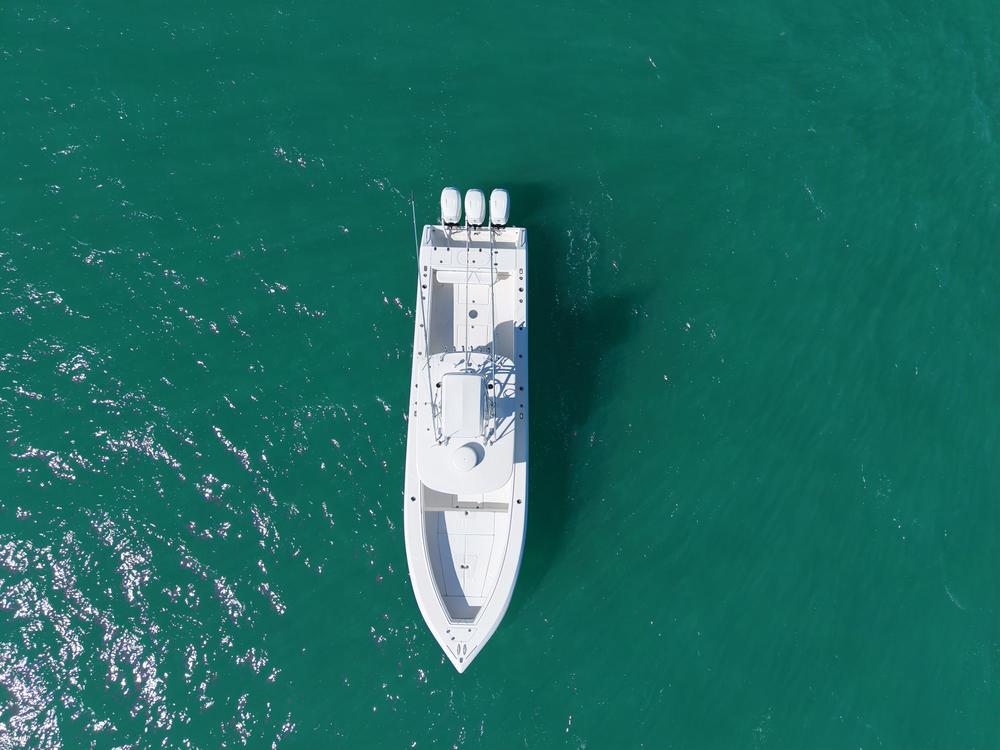 2005 Venture 39 Open