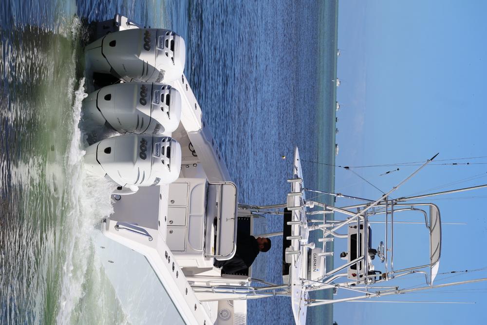 2005 Venture 39 Open