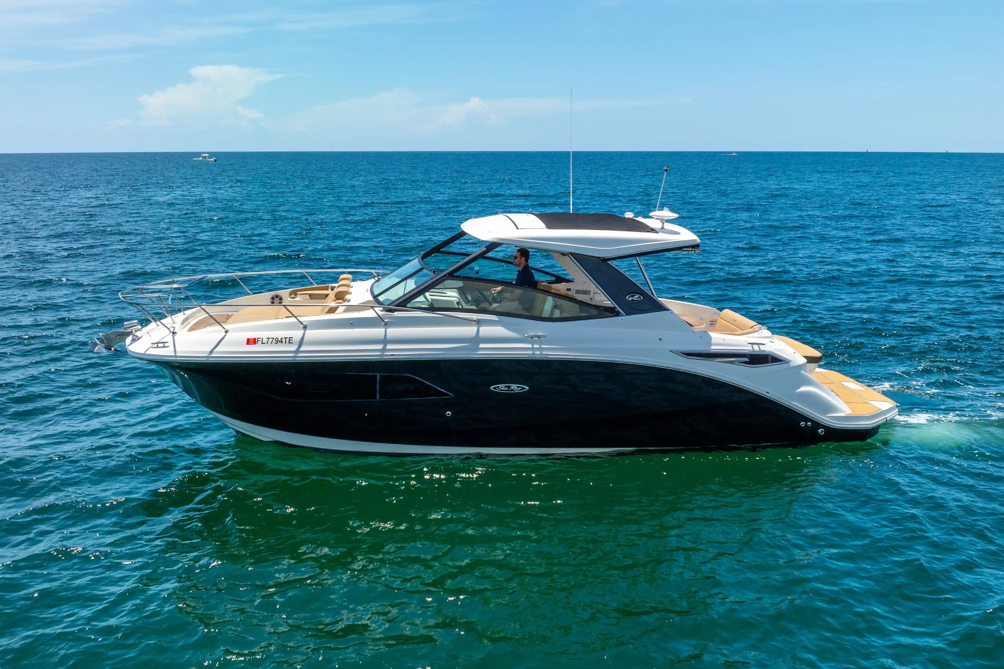 Sea Ray Sundancer 320 for Sale