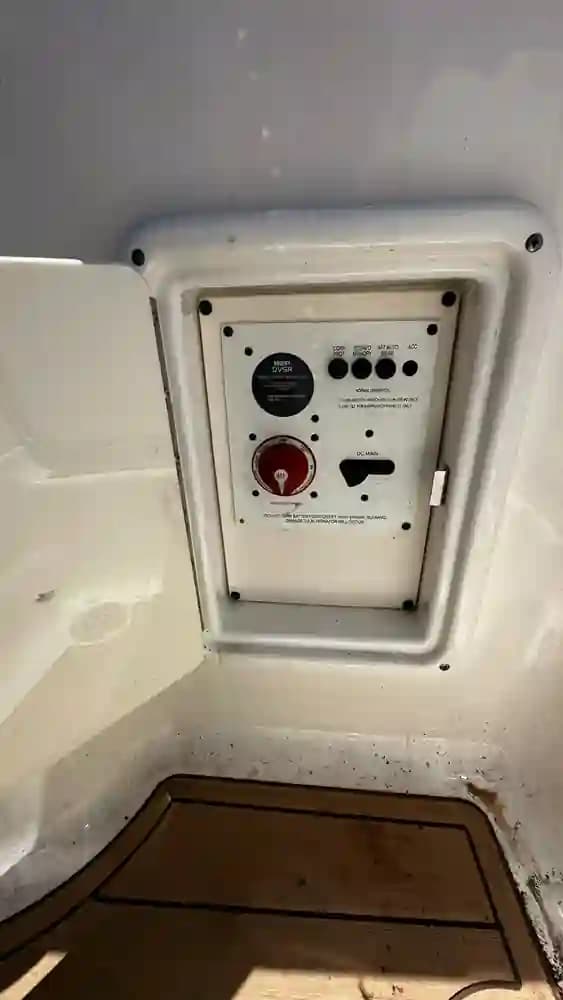 2015 Chaparral 264 Sunesta for Sale in Lake Worth Beach, Florida Cruiser 3