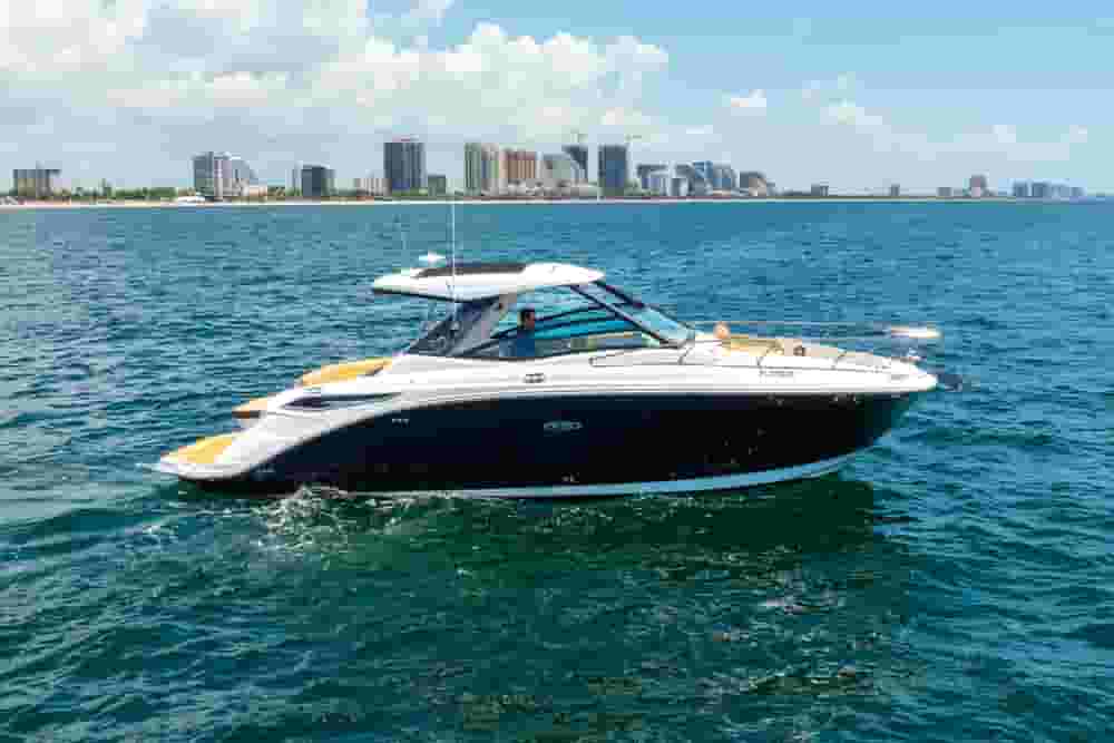 2020 Sea Ray Sundancer 320