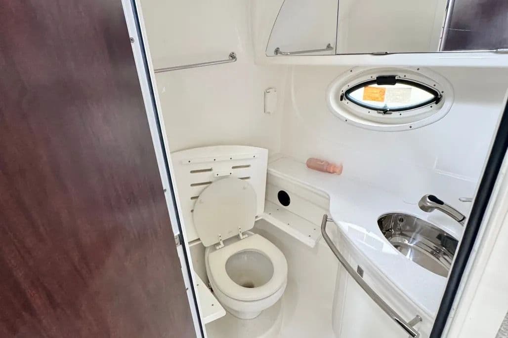 2021 Monterey 335 Sport Yacht for Sale in Miami Beach, Florida Sport Cruiser 2