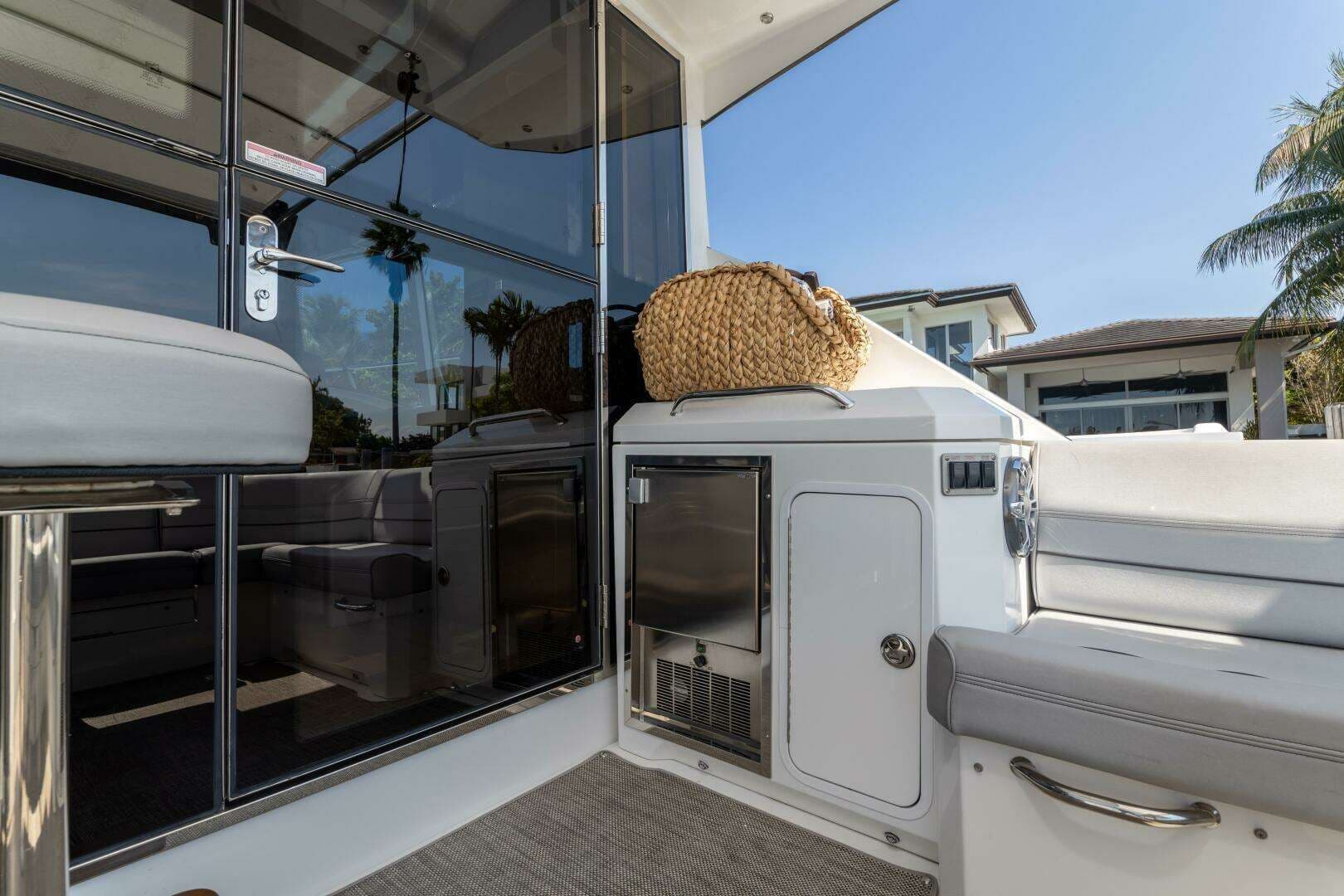 2018 Cruisers Yachts 45 Cantius for Sale in Miami Beach, Florida Express Cruiser 4