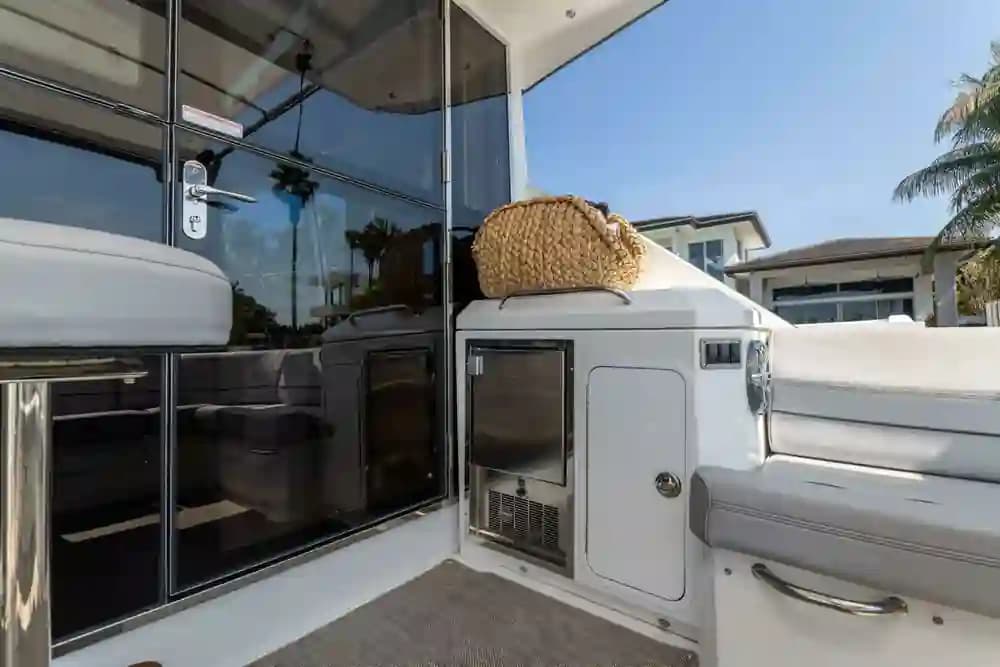 2018 Cruisers Yachts 45 Cantius for Sale in Miami Beach, Florida Express Cruiser 4