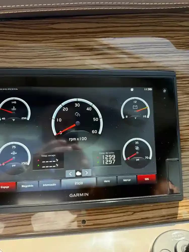 2018 Cruisers Yachts 45 Cantius for Sale in Miami Beach, Florida Express Cruiser 2