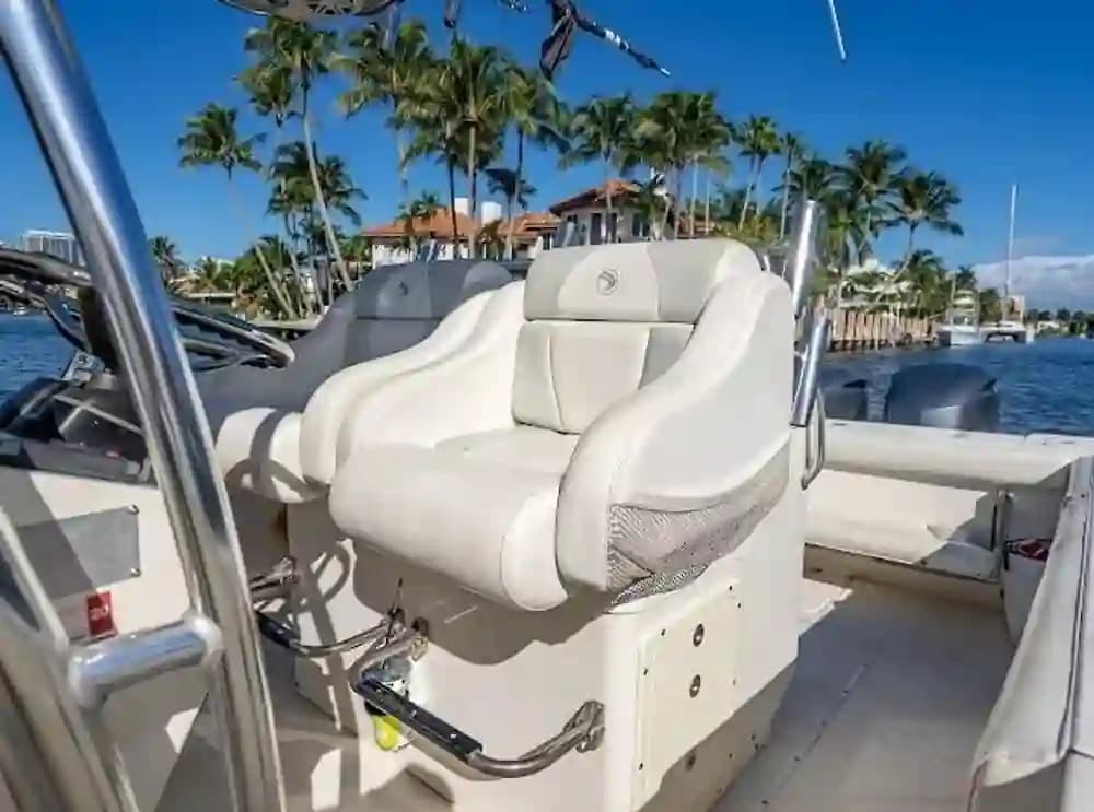 2010 EdgeWater 318CC à vendre à Fort Lauderdale, Florida Center Console 2