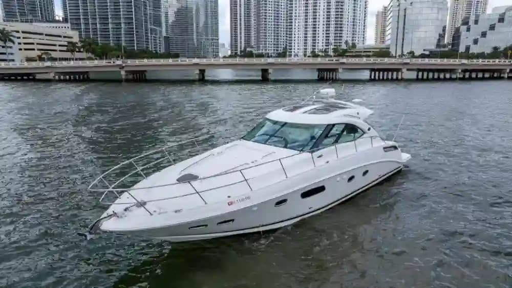 Sea Ray 43 Sundancer for Sale