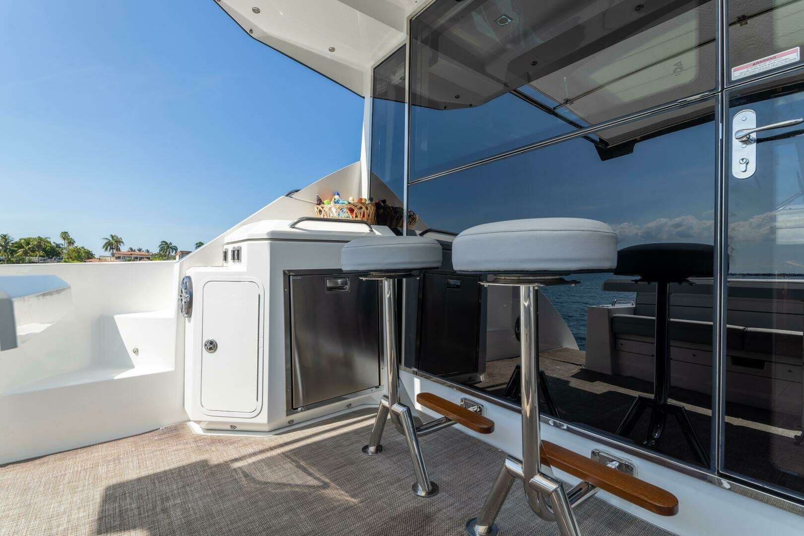2018 Cruisers Yachts 45 Cantius for Sale in Miami Beach, Florida Express Cruiser 5
