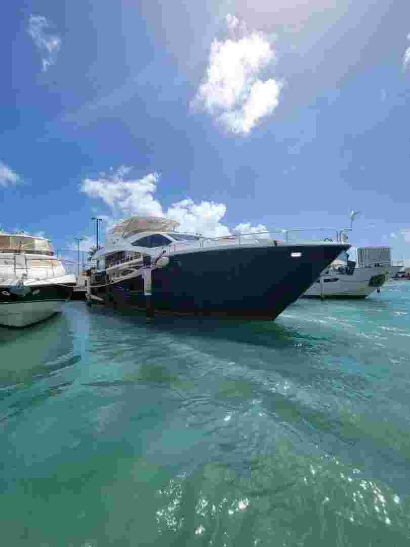 2019 Sunseeker 86 Yacht