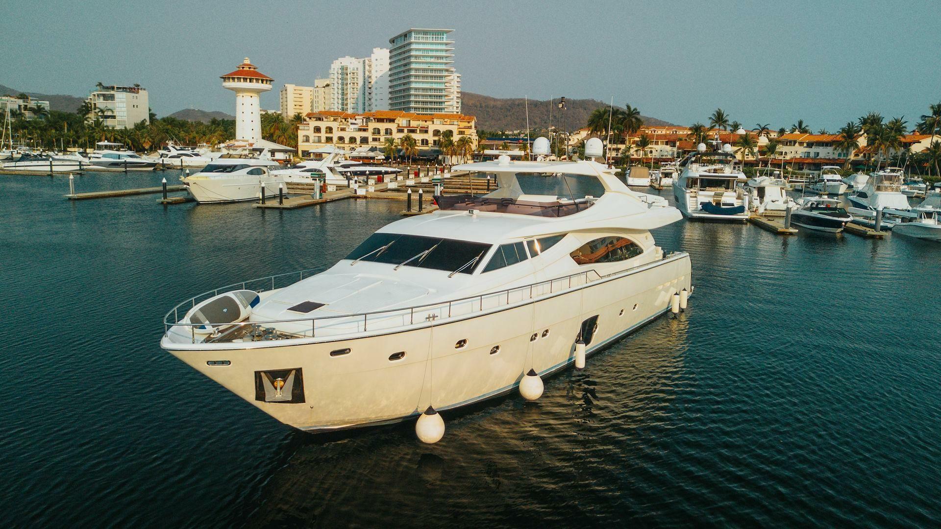 Ferretti Yachts 881 te koop