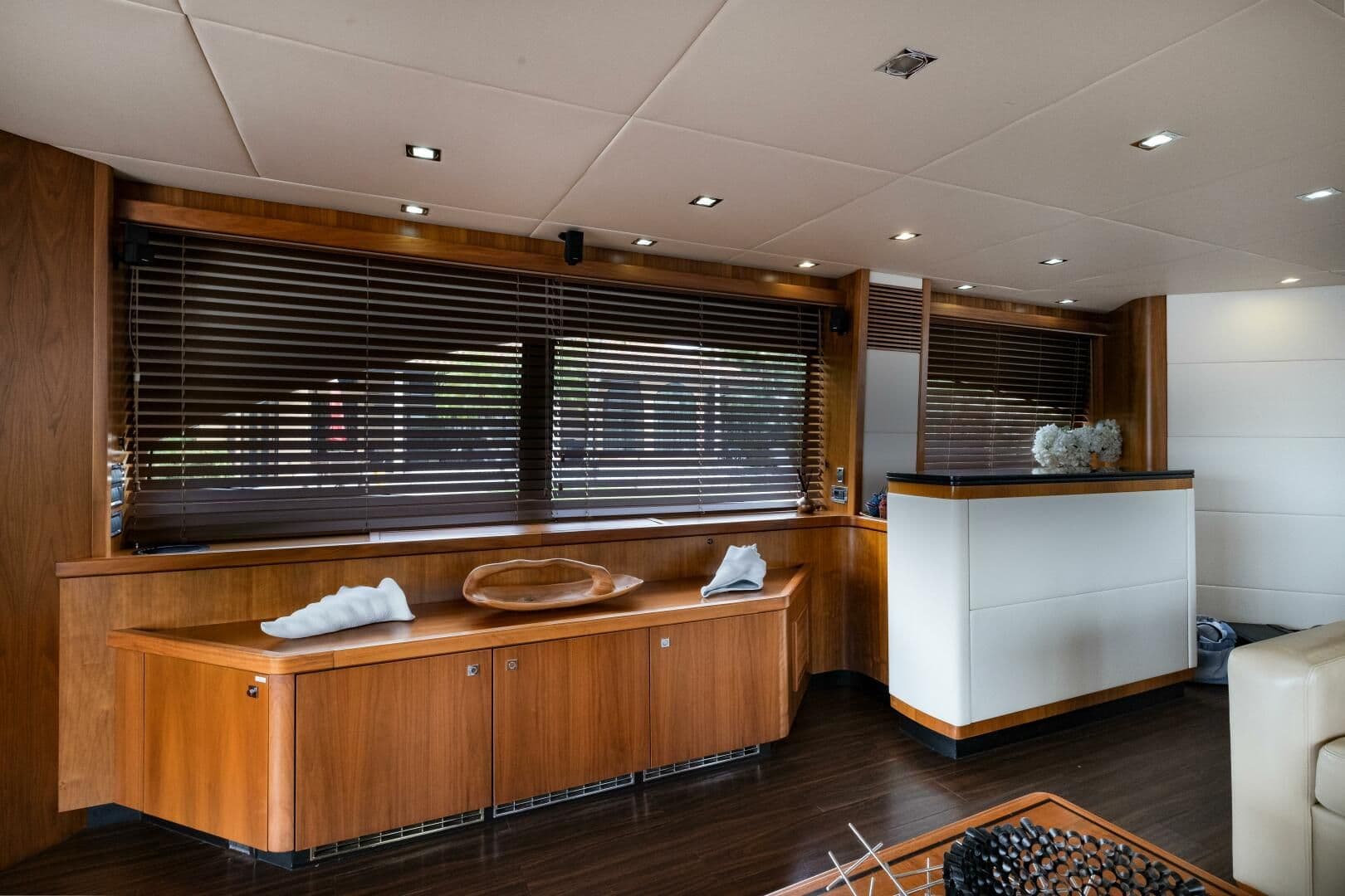 2006 Sunseeker 90 Yacht Sold in Fort Lauderdale, Florida Flybridge 5