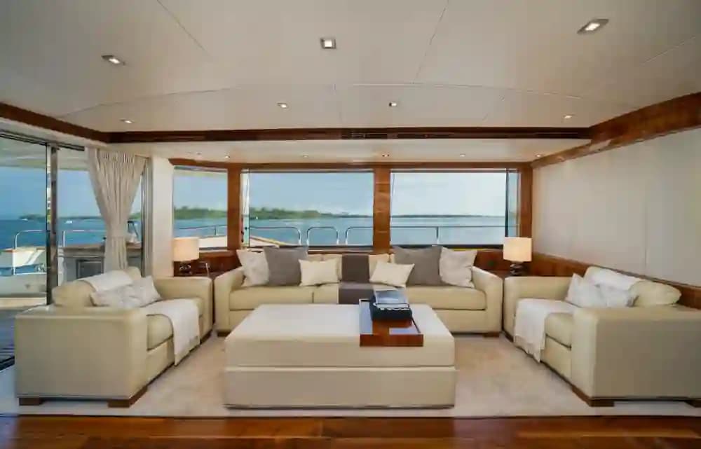 2015 Sunseeker 28M op display in Aventura, Florida Cruiser 2