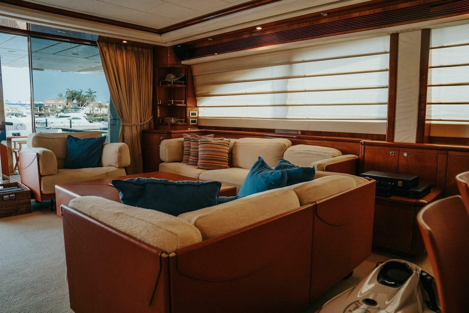 Ferretti Yachts 881 for Sale