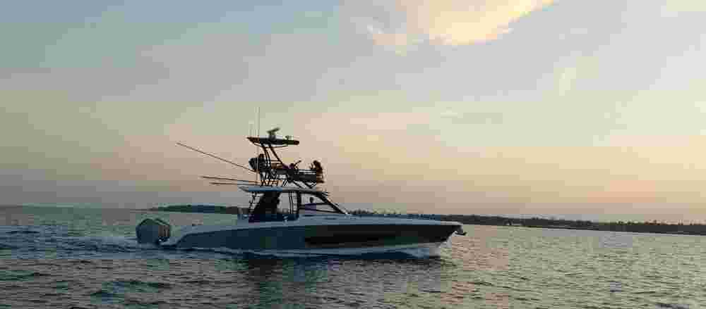 2024 Boston Whaler 420 Outrage