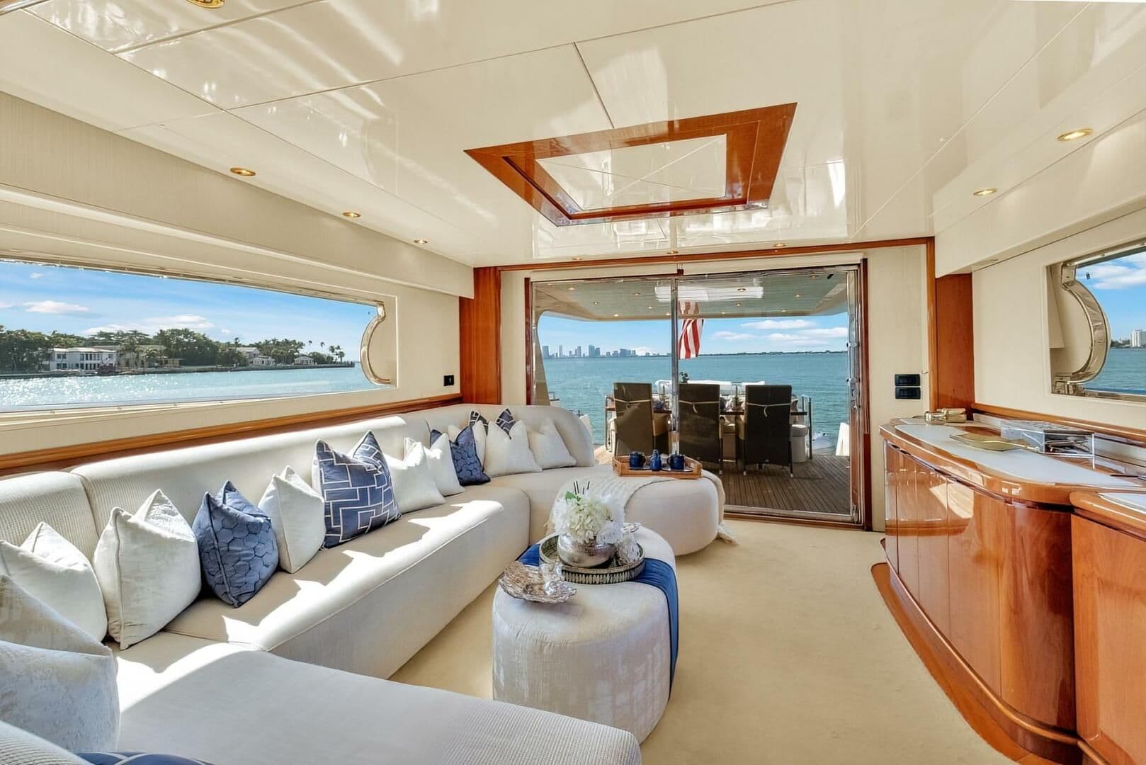 2003 Gianetti 86 for Sale in Miami, Florida Flybridge 2