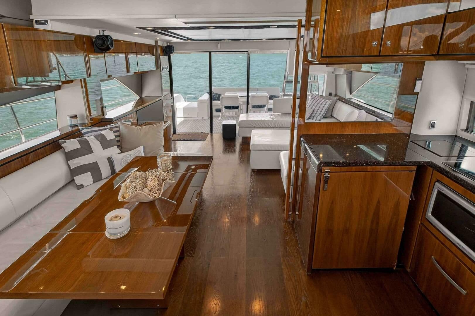 2013 Fairline Squadron 65 for Sale in Miami, Florida Flybridge 2
