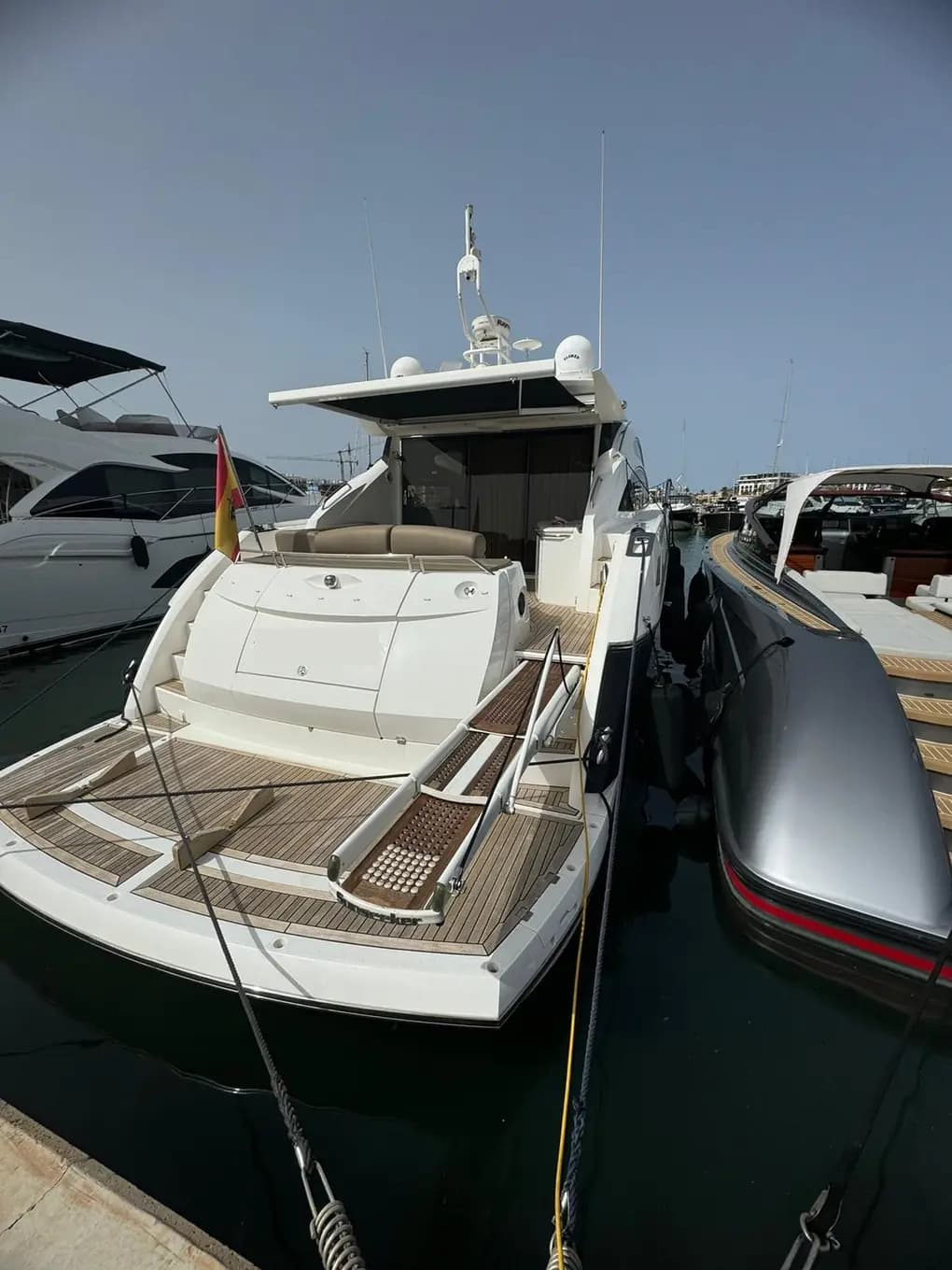 2007 Sunseeker Predator 62 for Sale in Altea, ES Motor Yacht 3