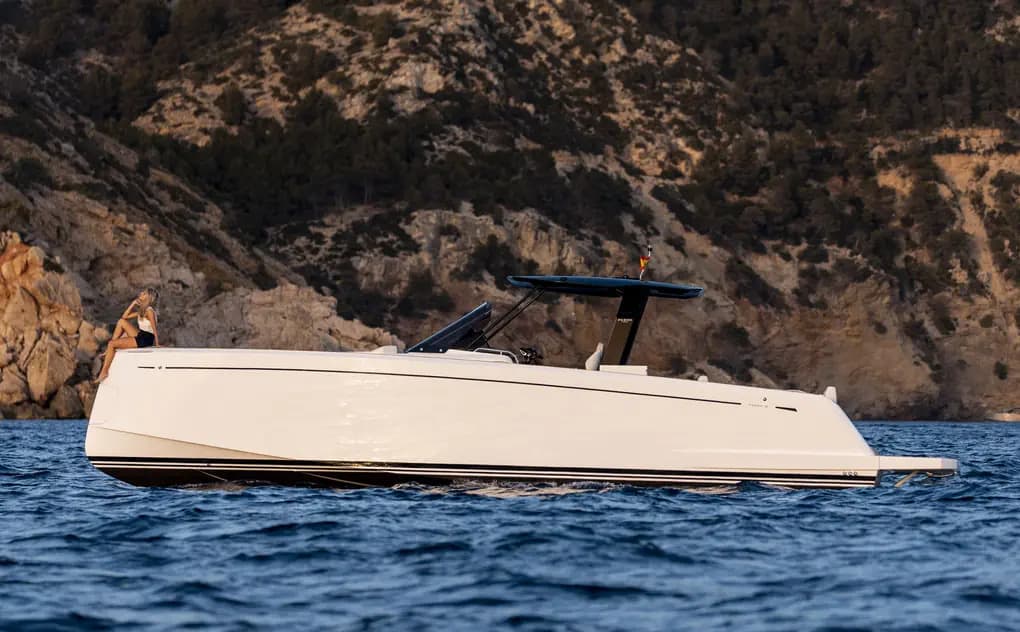 2018 Pardo Yachts P38 for Sale in Altea, ES Walk-around Boats 4