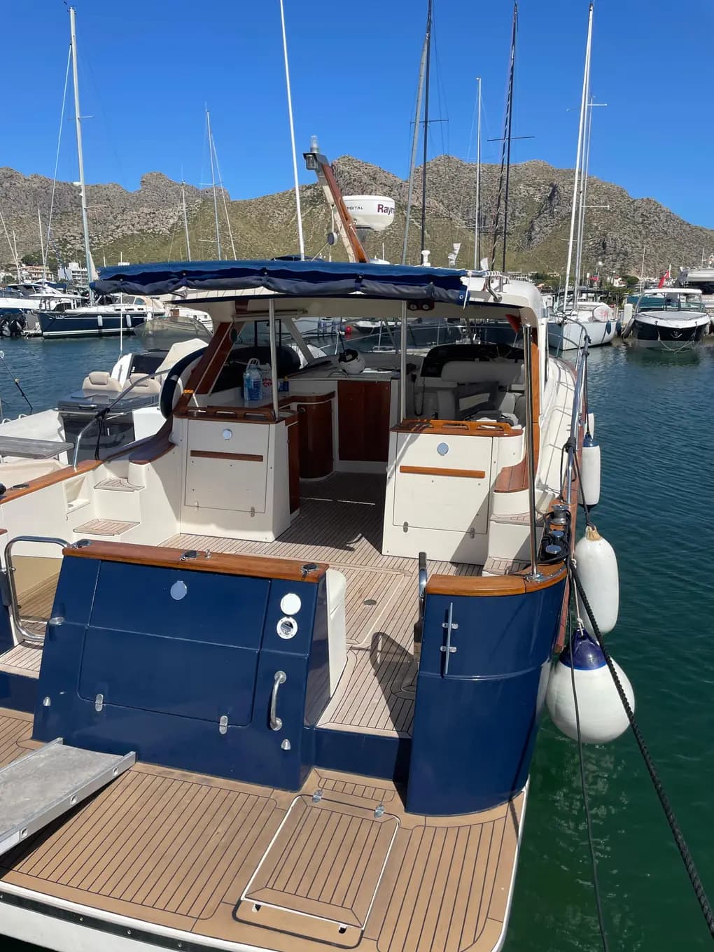 2000 ACM Mystic 39 for Sale in Altea, ES Motor Yacht 3