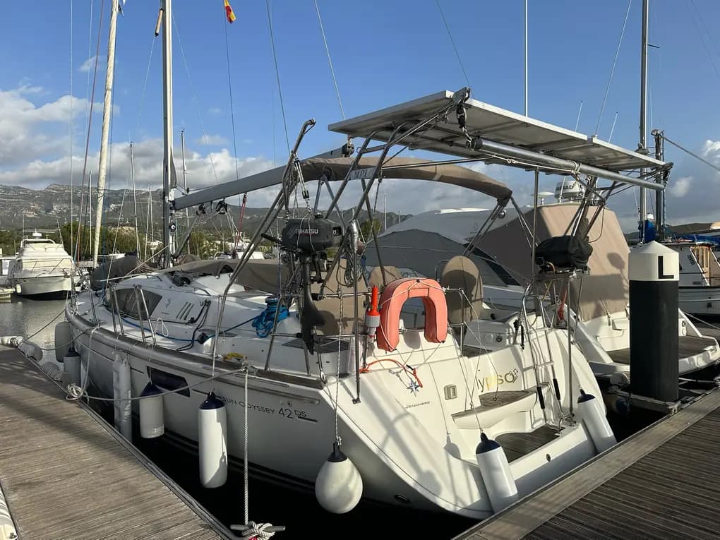 2011 Jeanneau Sun Odyssey 42 DS for Sale in Altea, ES Deck Saloon