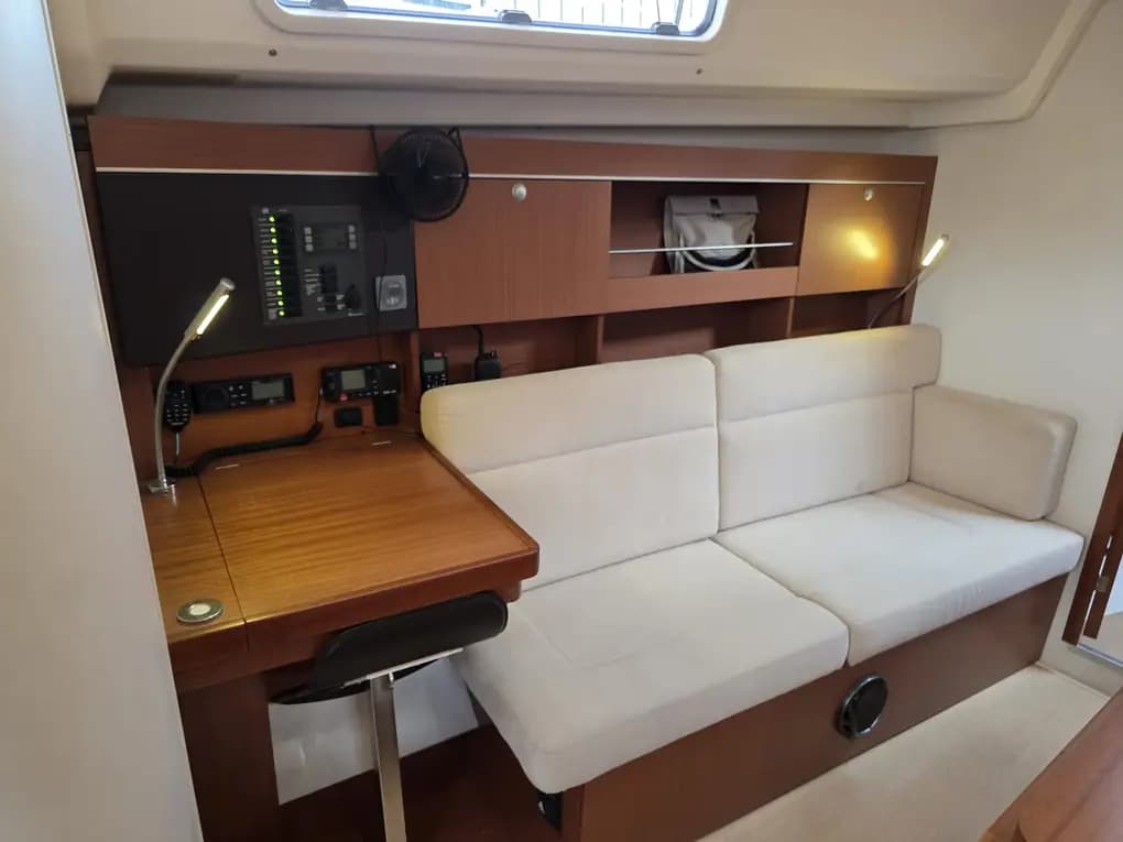 2012 Hanse 385 for Sale in Altea, ES Monohull 5