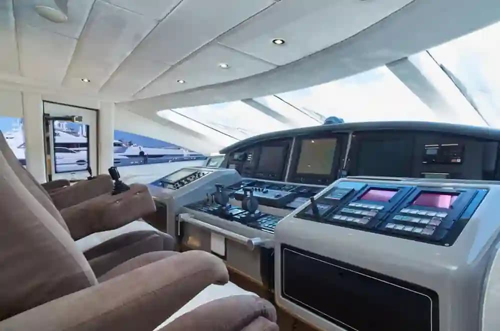 2003 Mangusta 108 for Sale in Pisa, IT Motor Yacht 5