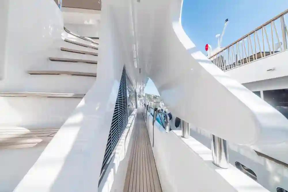 Benetti Delfino 93 a la venta