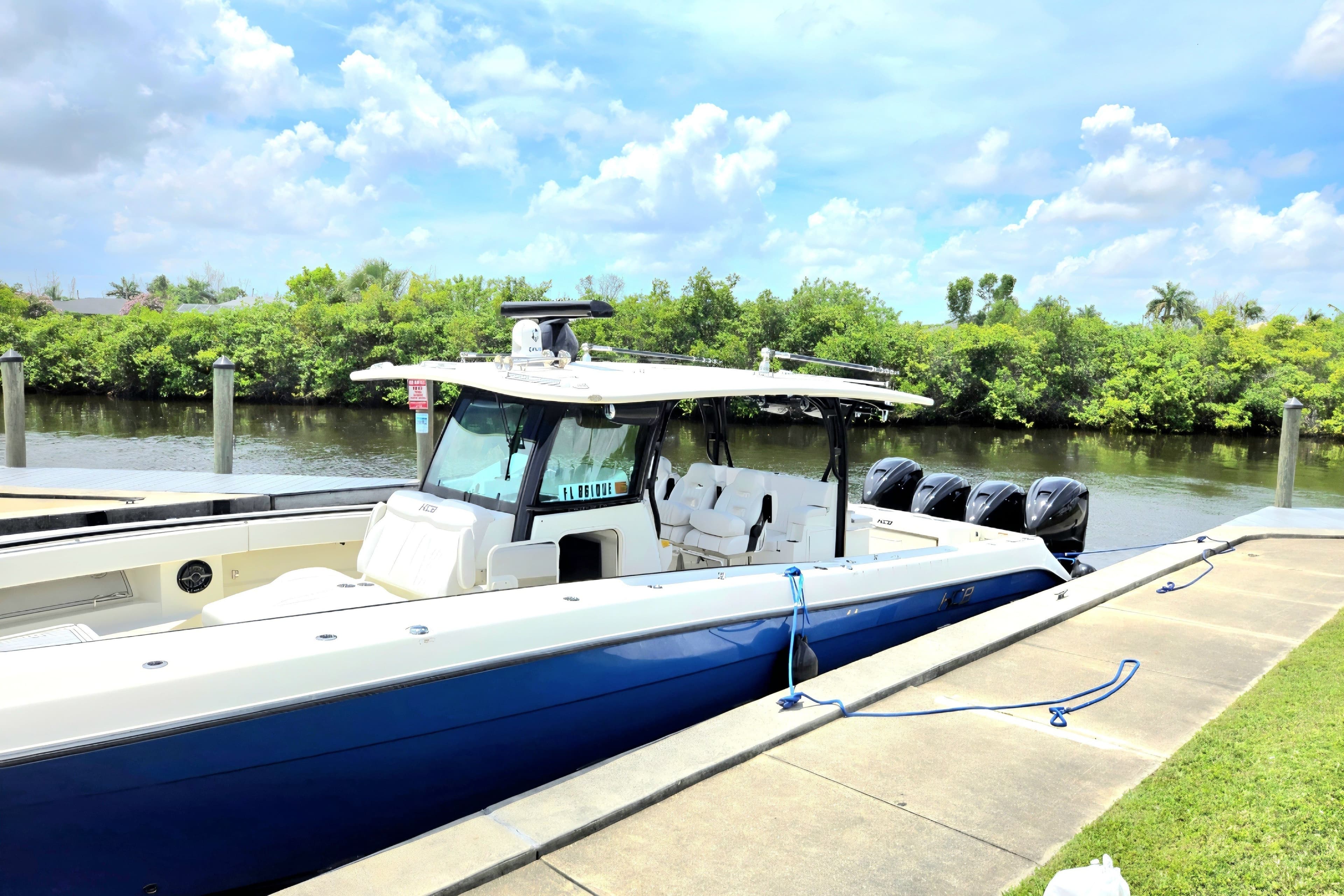 2017 HCB 42 Lujo for Sale in Cape Coral, FL Center Console