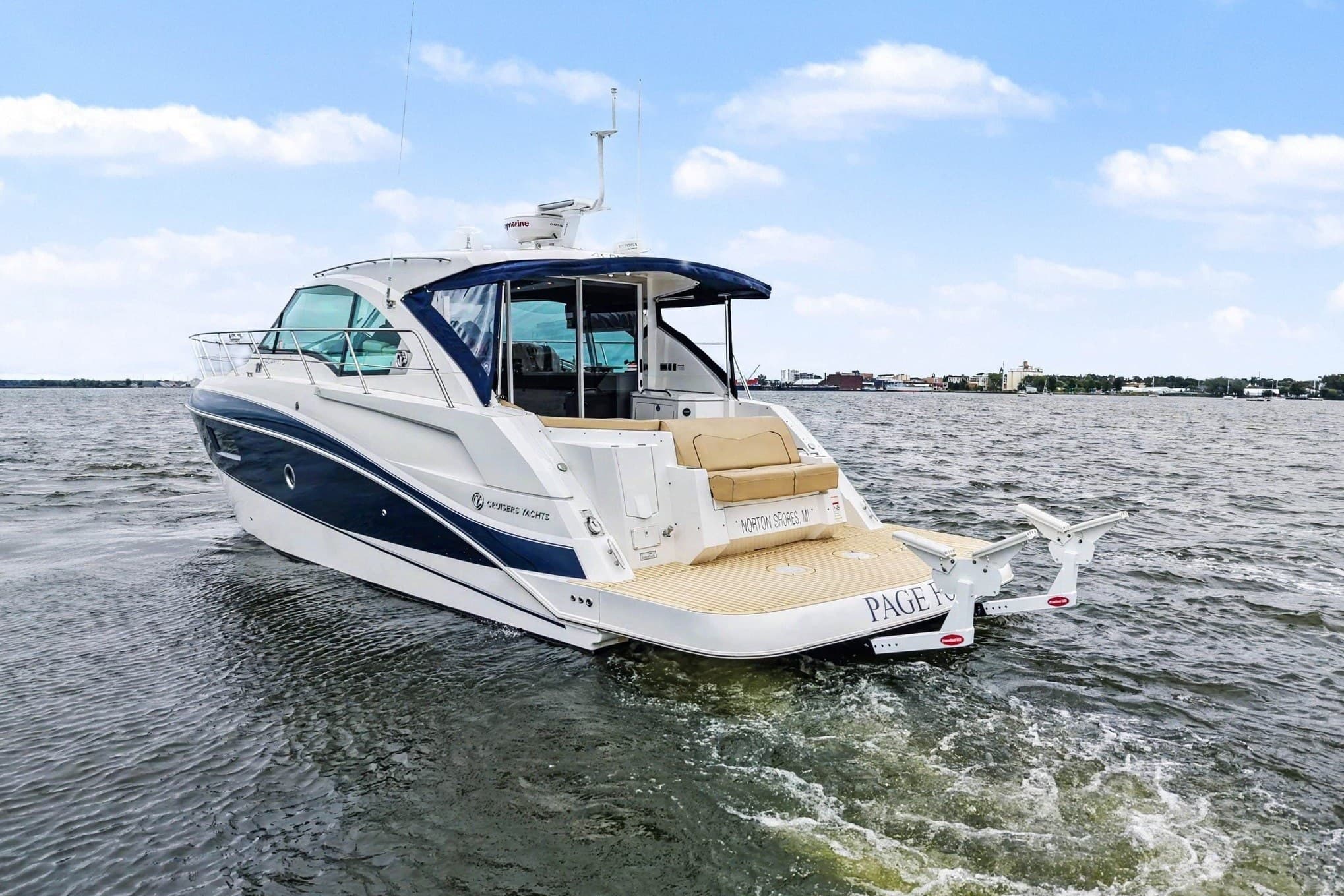 2015 Cruisers Yachts 41 Cantius for Sale in Muskegon, MI Sport Cruiser 4