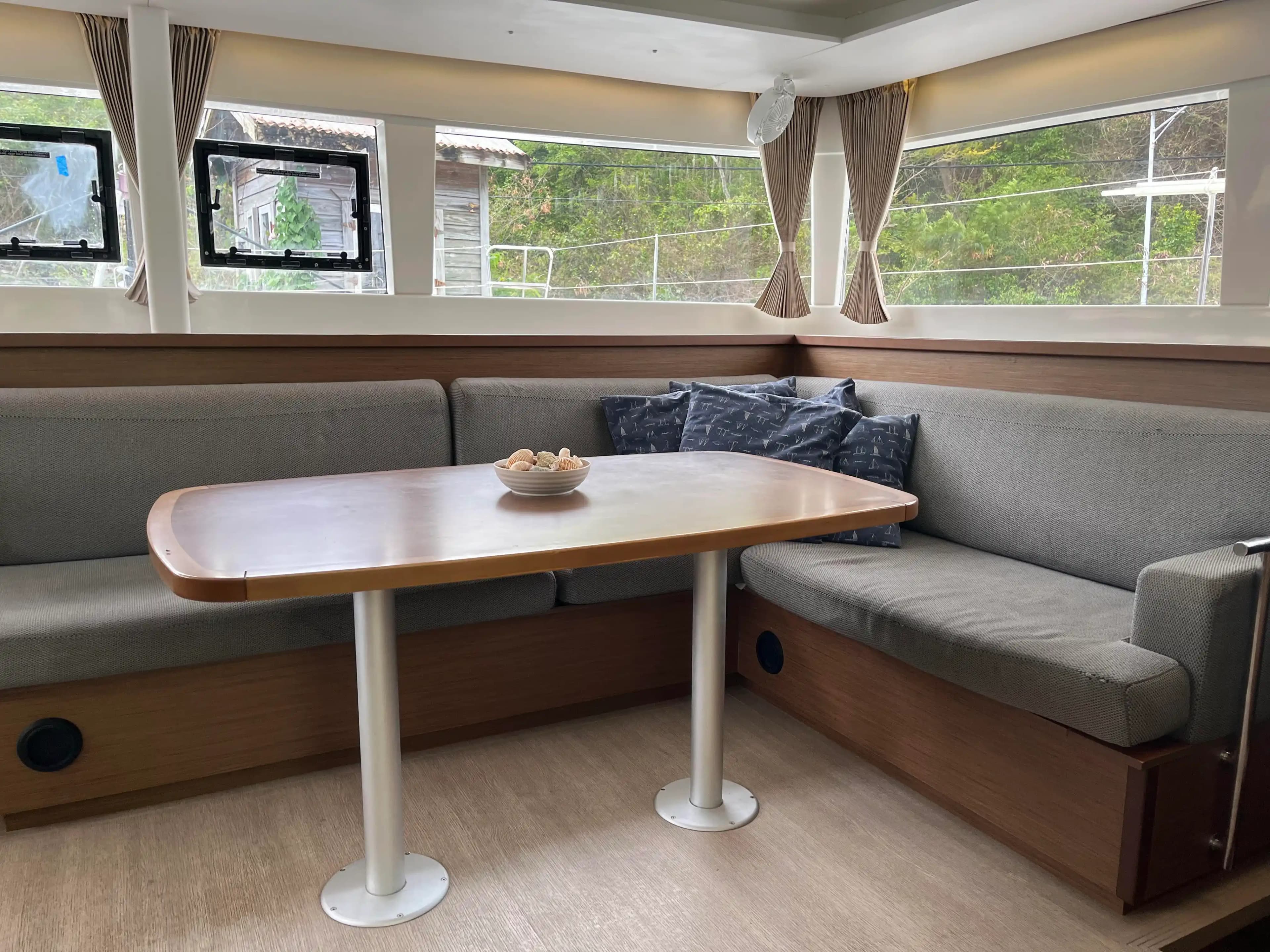 Lagoon 450 F for Sale