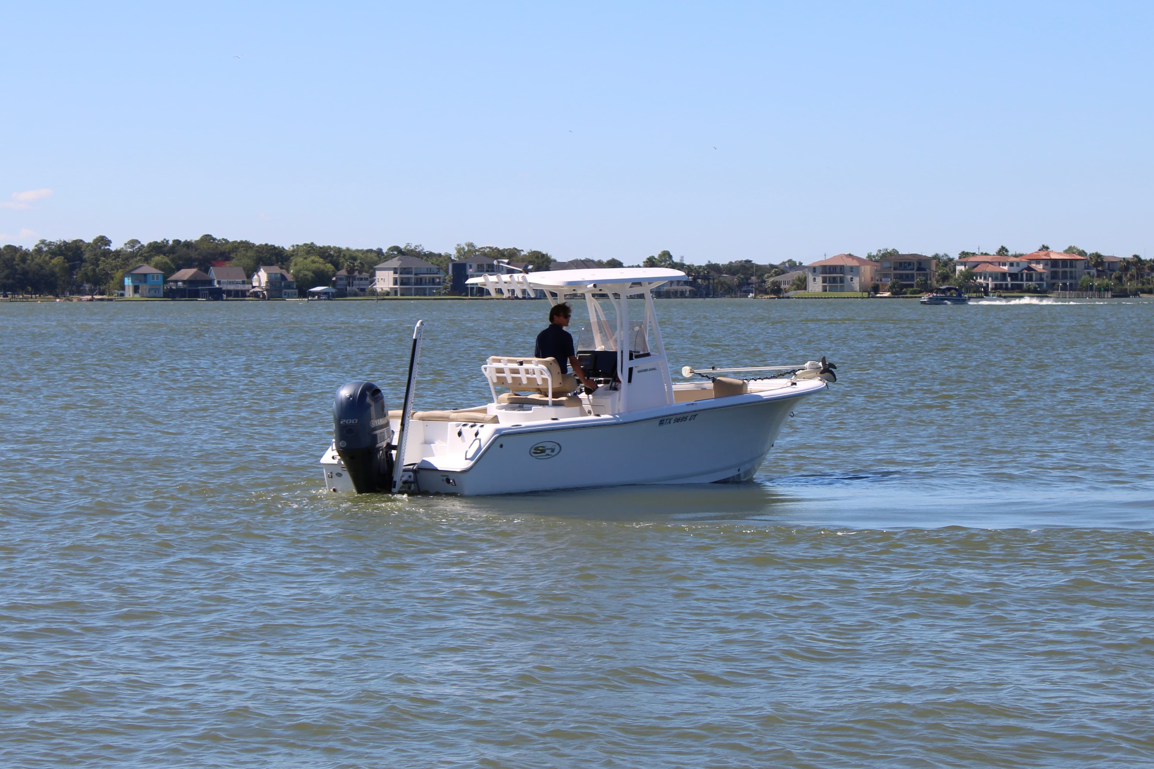 2017 Sea Hunt Ultra 225 for Sale in Seabrook, TX Center Console 4