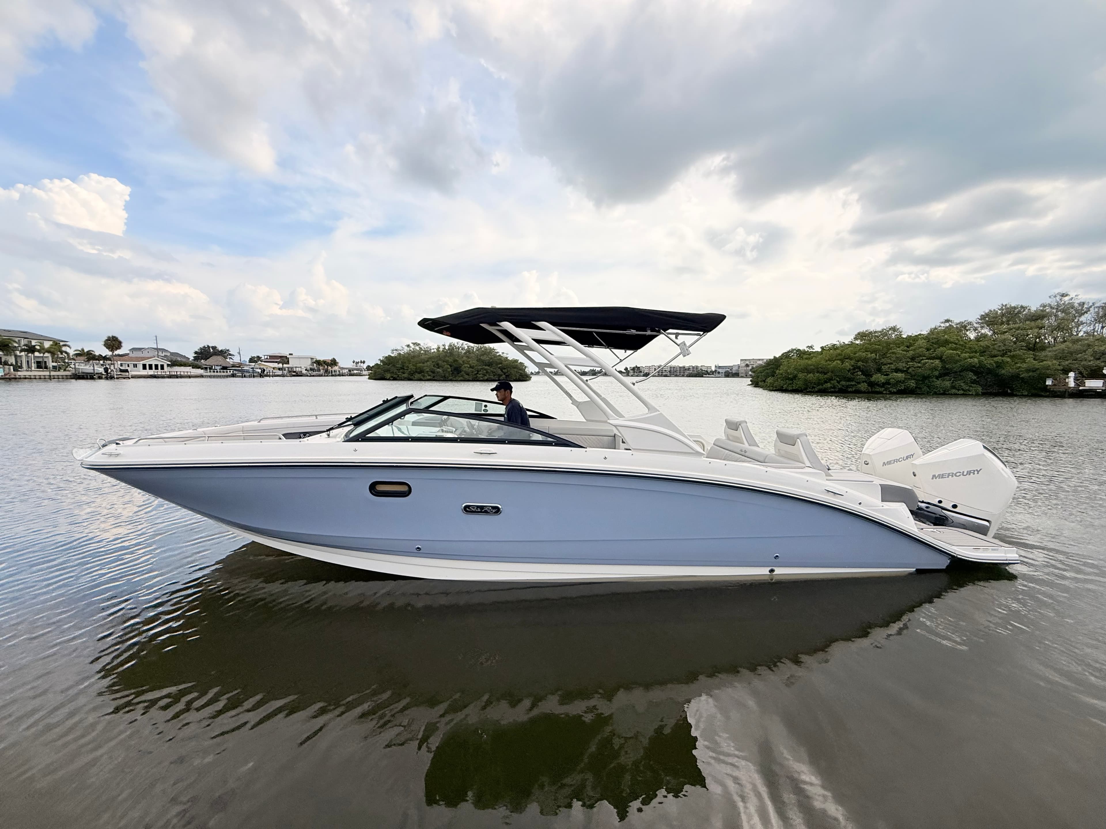 2027 Sea Ray SDX 290 Outboard for Sale in St Petersburg, FL Bowrider
