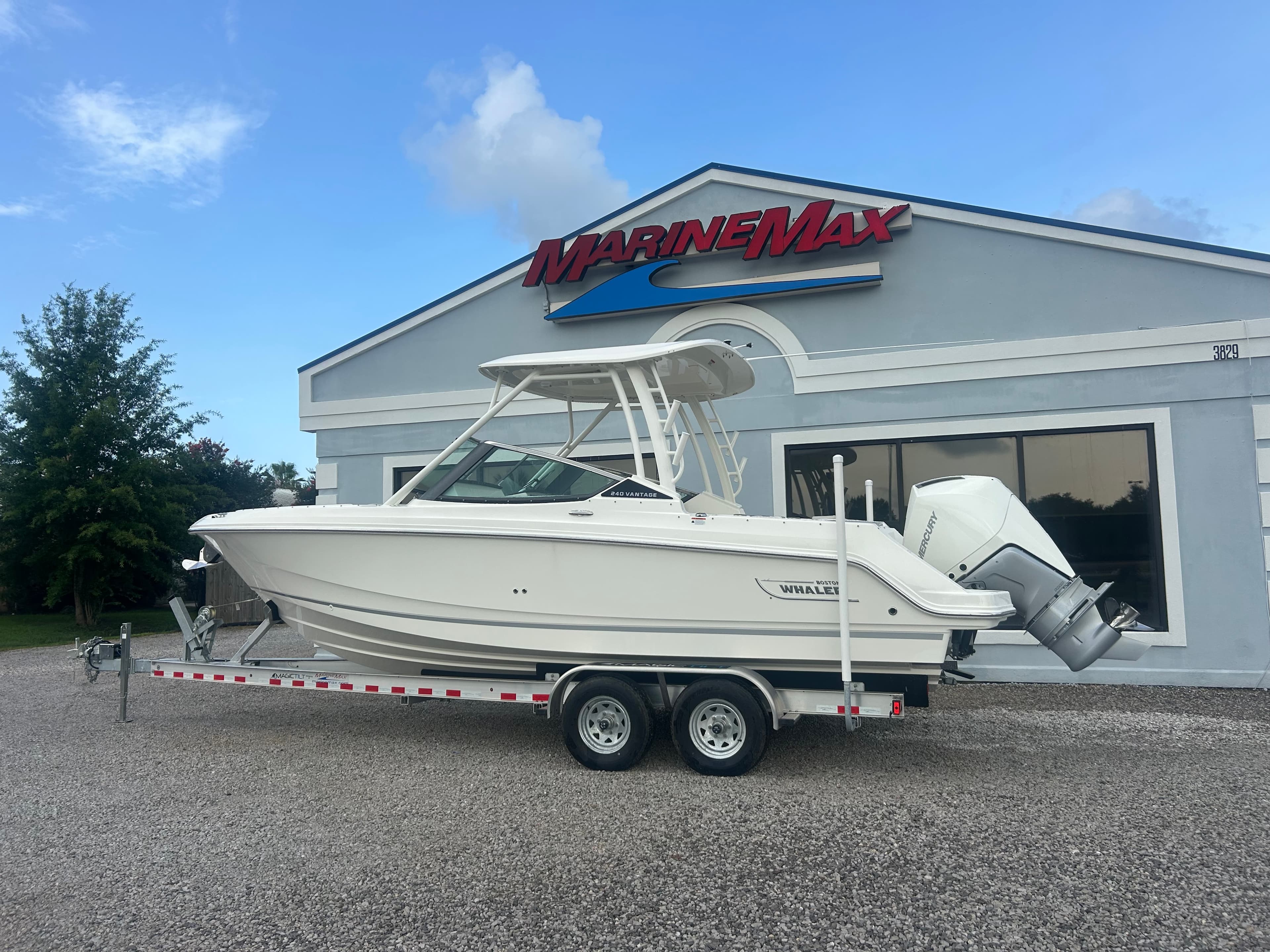 2026 Boston Whaler 240 Vantage for Sale in Gulf Shores, AL Dual Console 4