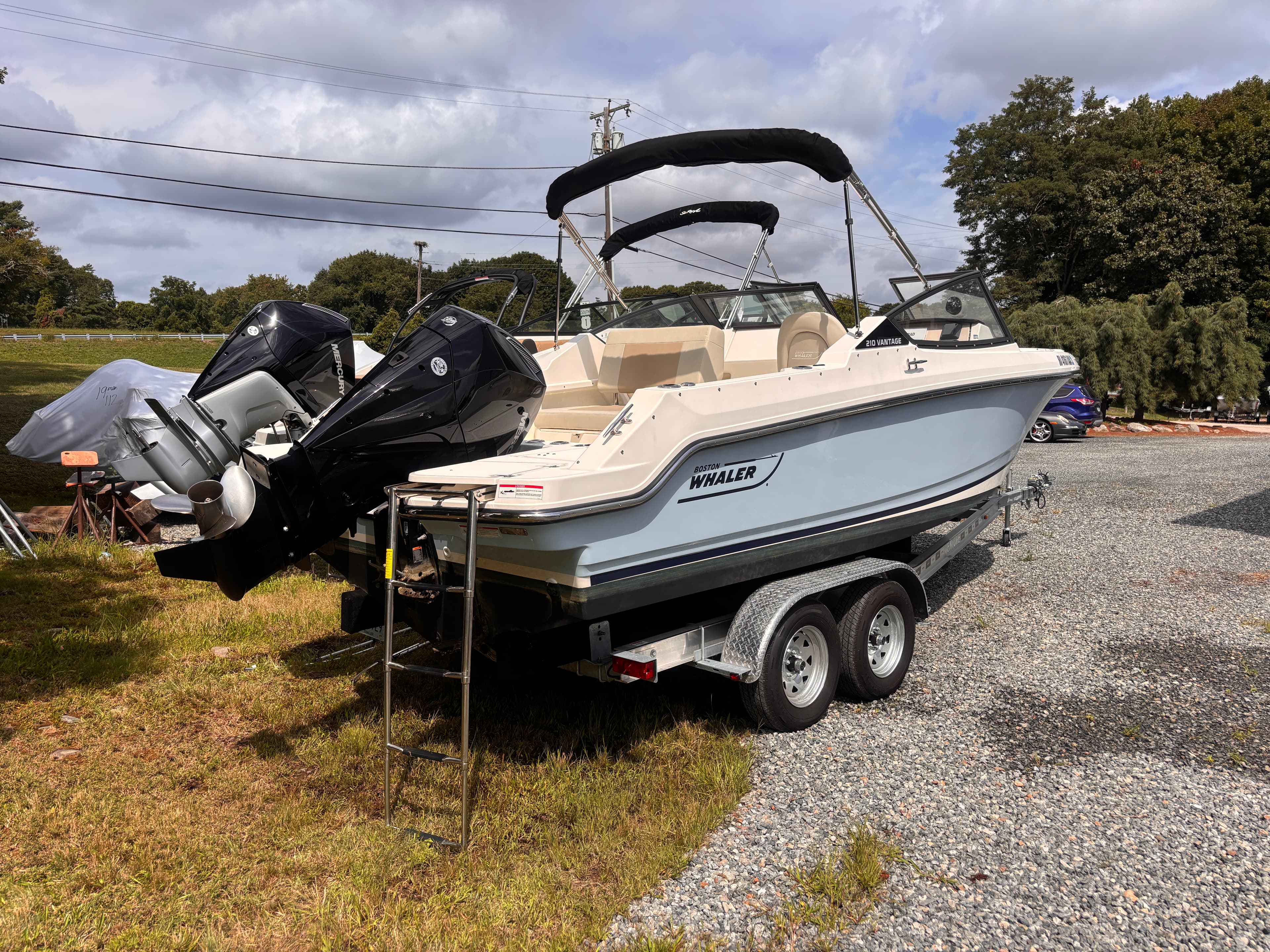 2026 Boston Whaler 210 Vantage for Sale in Wakefield, RI Bowrider 3