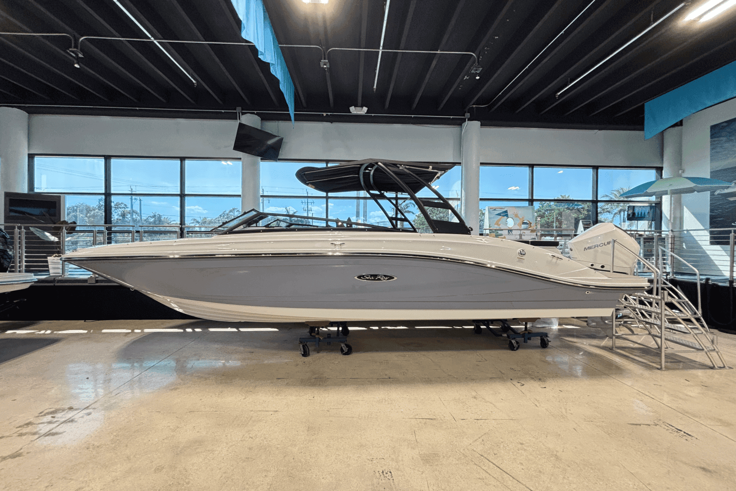 2025 Sea Ray SPX 230 Outboard for Sale in Pompano Beach, FL Bowrider