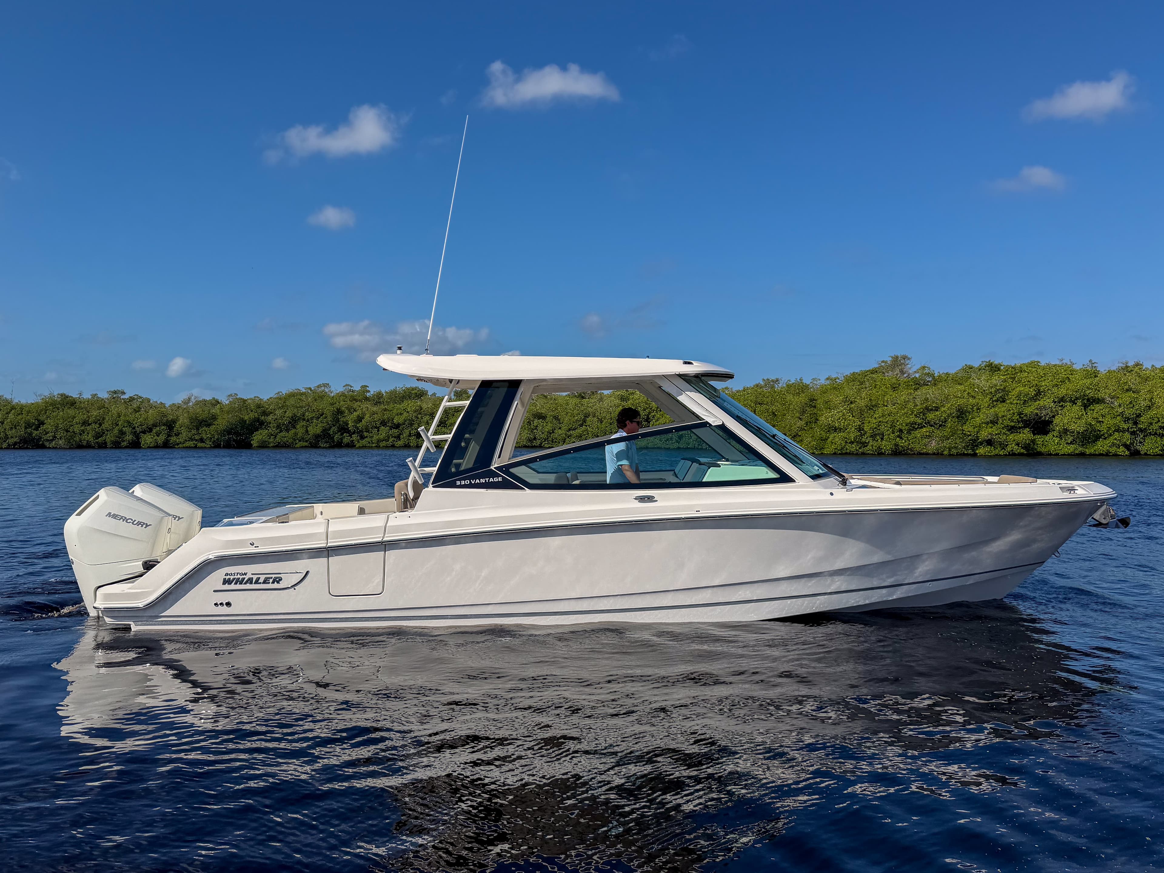 2027 Boston Whaler 330 Vantage for Sale in Fort Myers, FL Dual Console