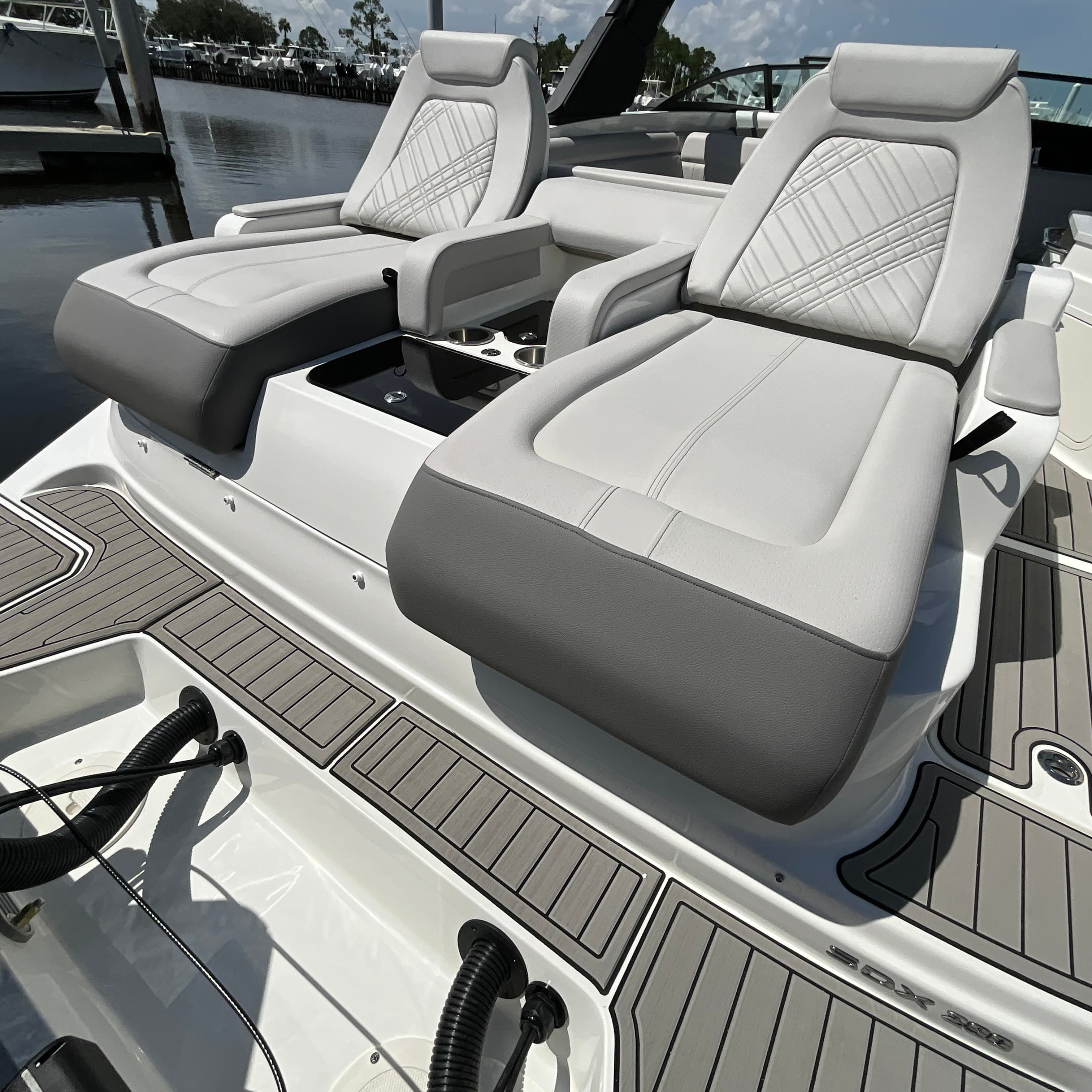 2027 Sea Ray SDX 290 Outboard for Sale in Jacksonville Beach, Florida Bowrider 4