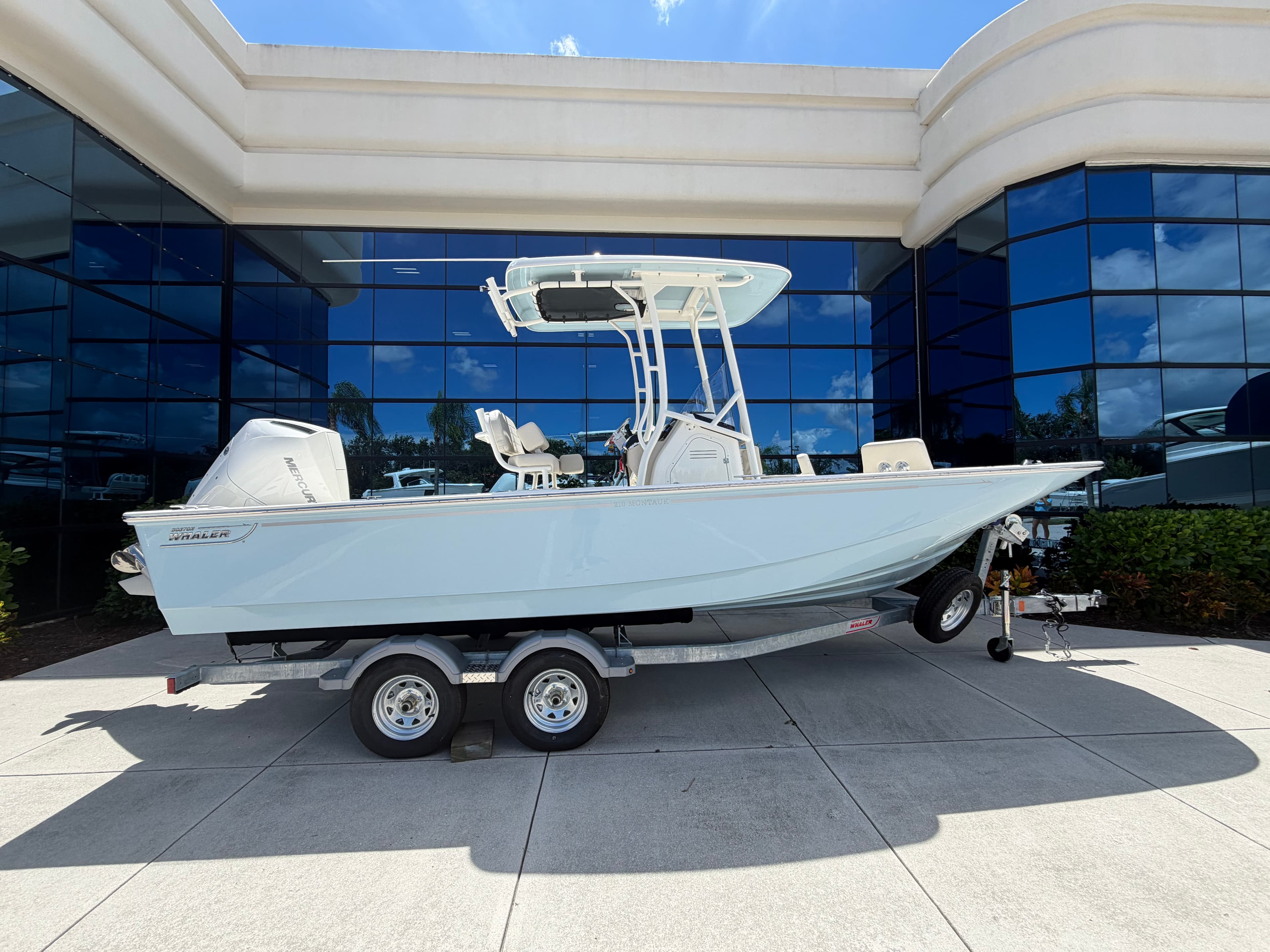 2027 Boston Whaler 210 Montauk for Sale in Stuart, Florida Center Console