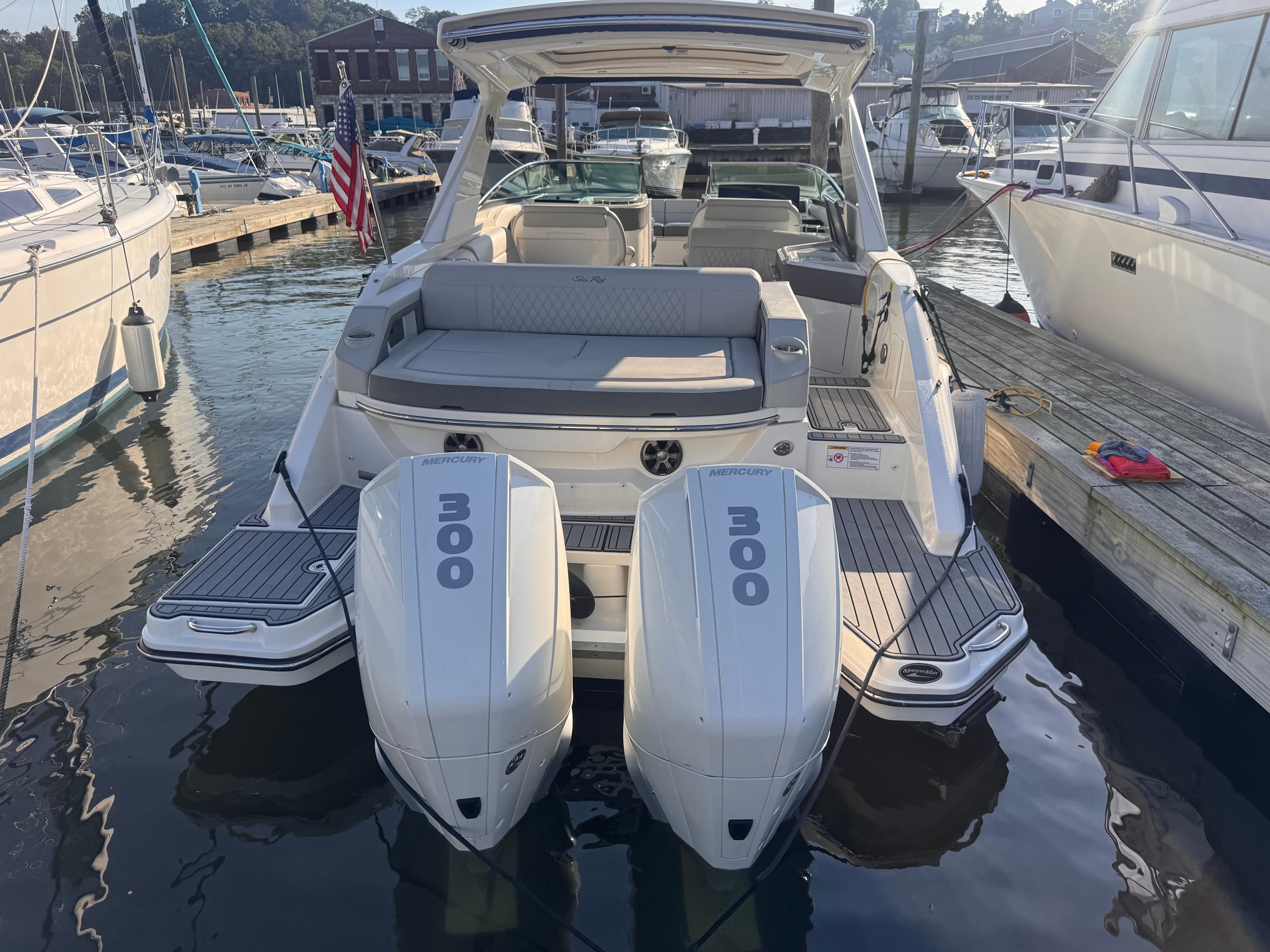 2020 Sea Ray SLX 310 Outboard for Sale in Norwalk, Connecticut Bowrider 4