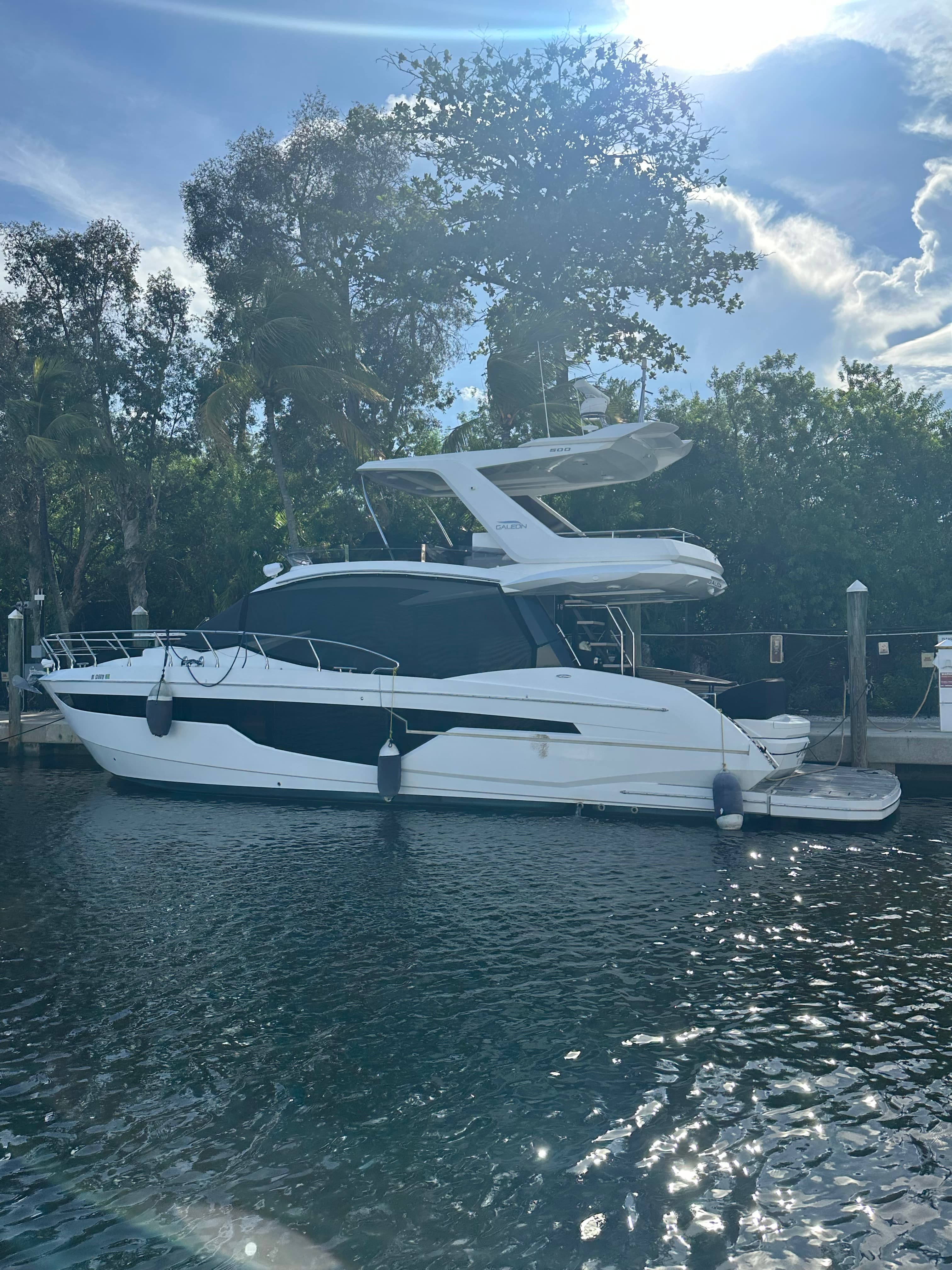 2021 Galeon Yachts 500 Fly for Sale in Pompano Beach, FL Flybridge 2