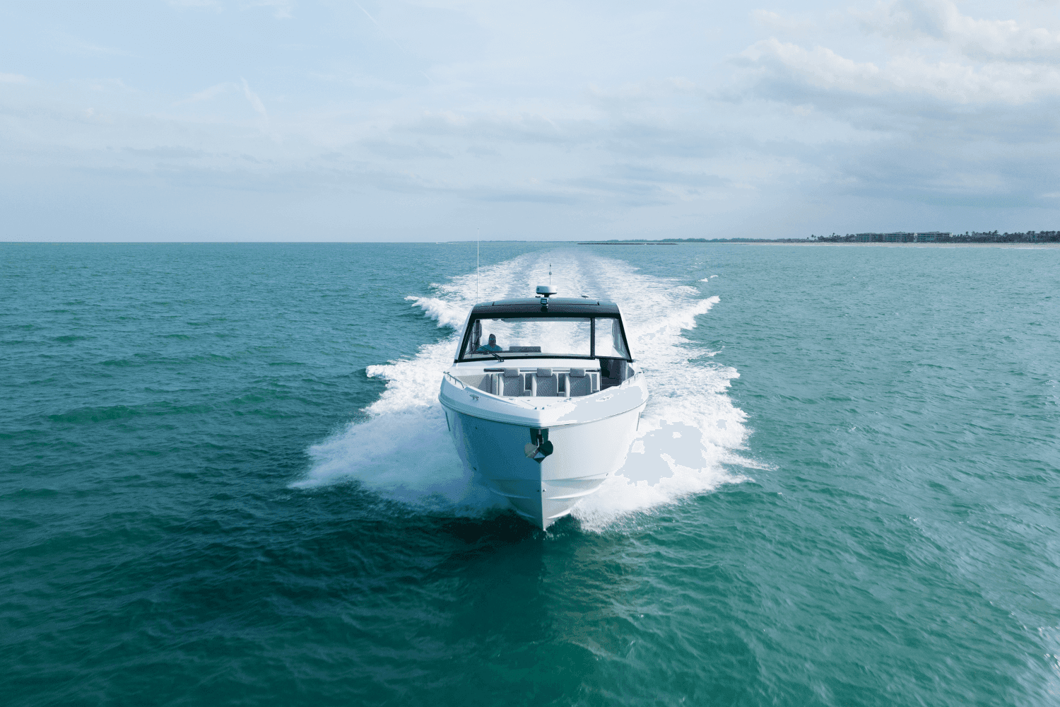 2027 Cruisers Yachts 50 GLS for Sale in Clearwater, Florida Day Boats 3