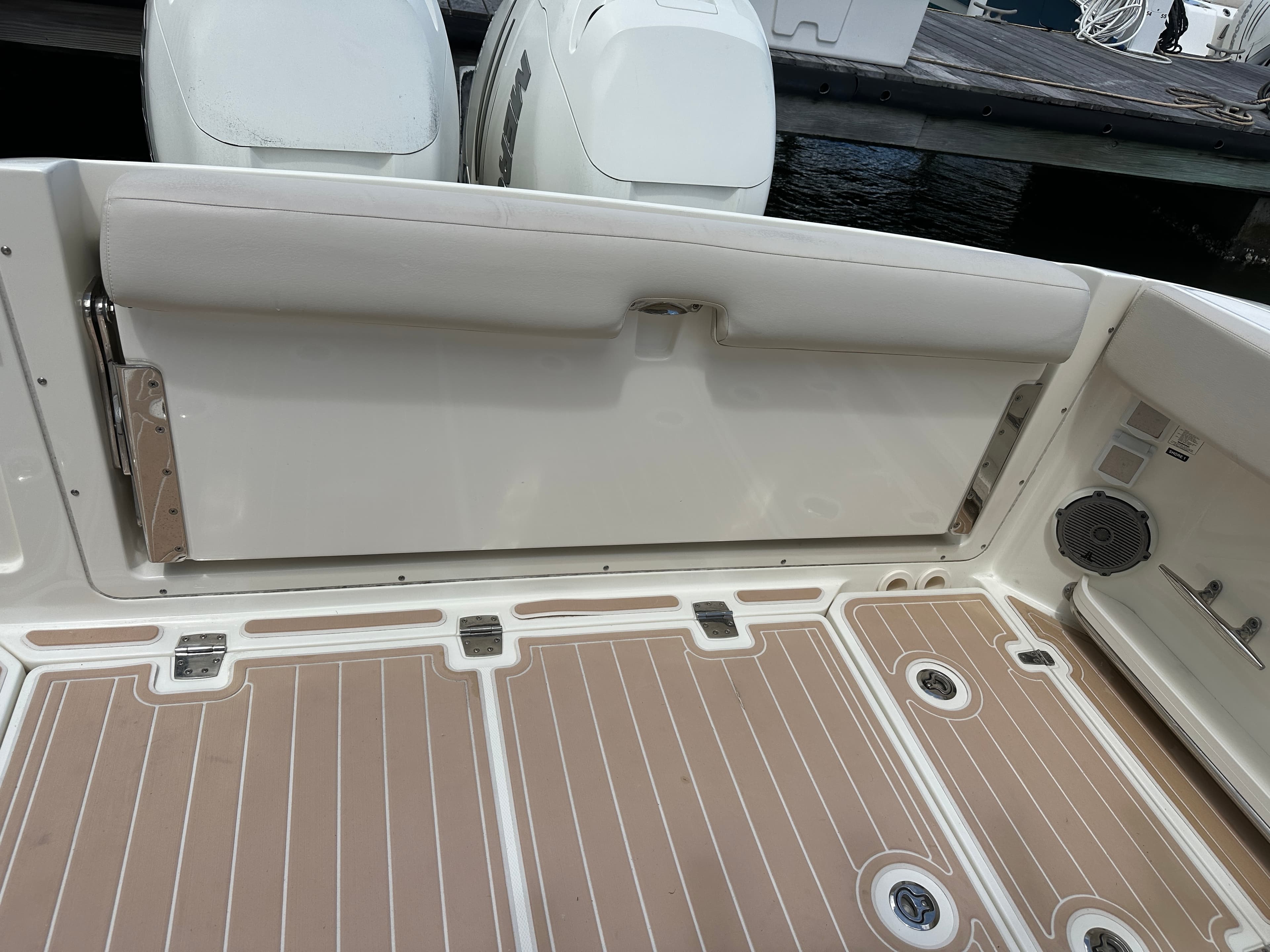 2017 Boston Whaler 320 Vantage for Sale in Thunderbolt, GA Bowrider 3