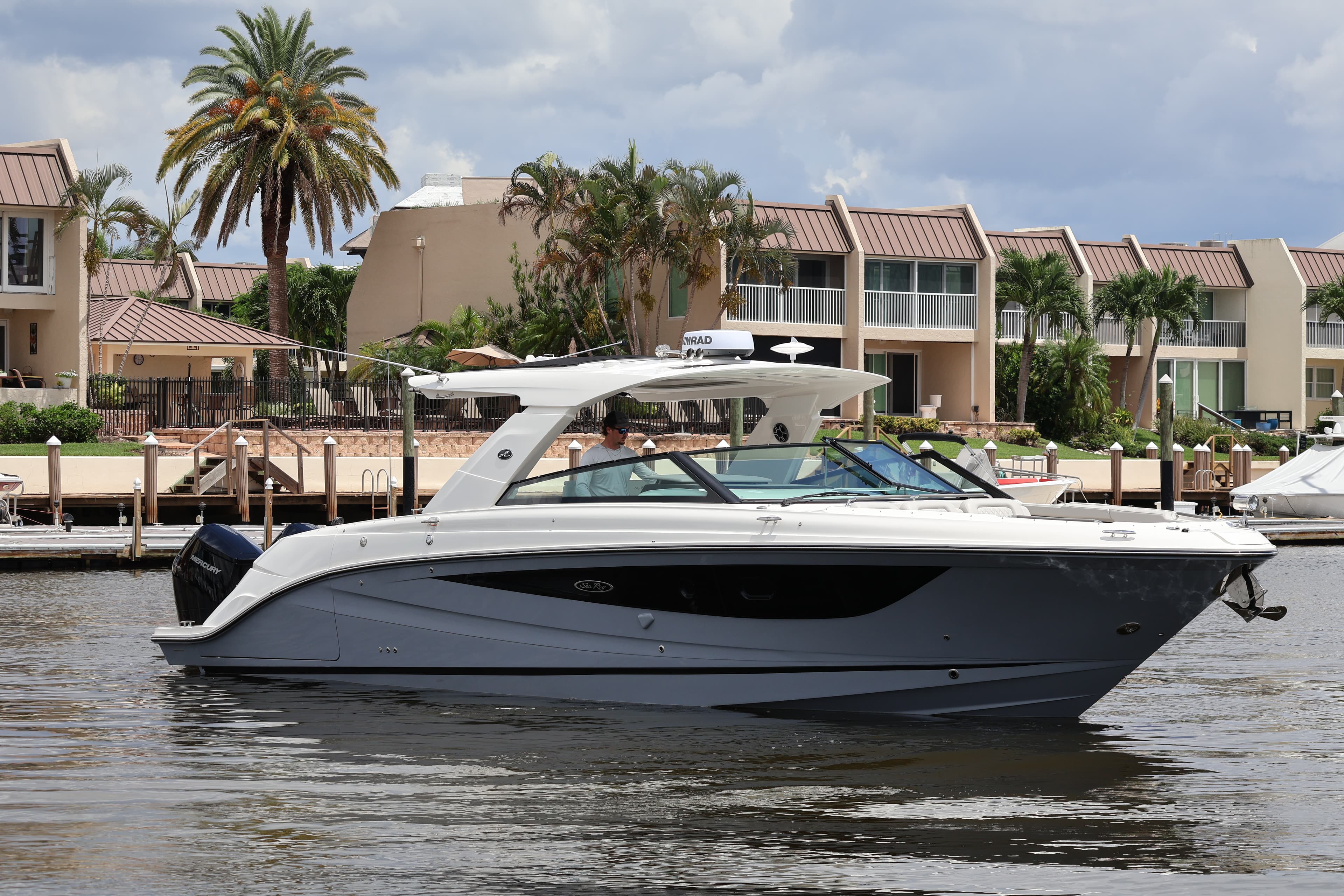 2026 Sea Ray SLX 400 Outboard for Sale in Naples, Florida Bowrider 4