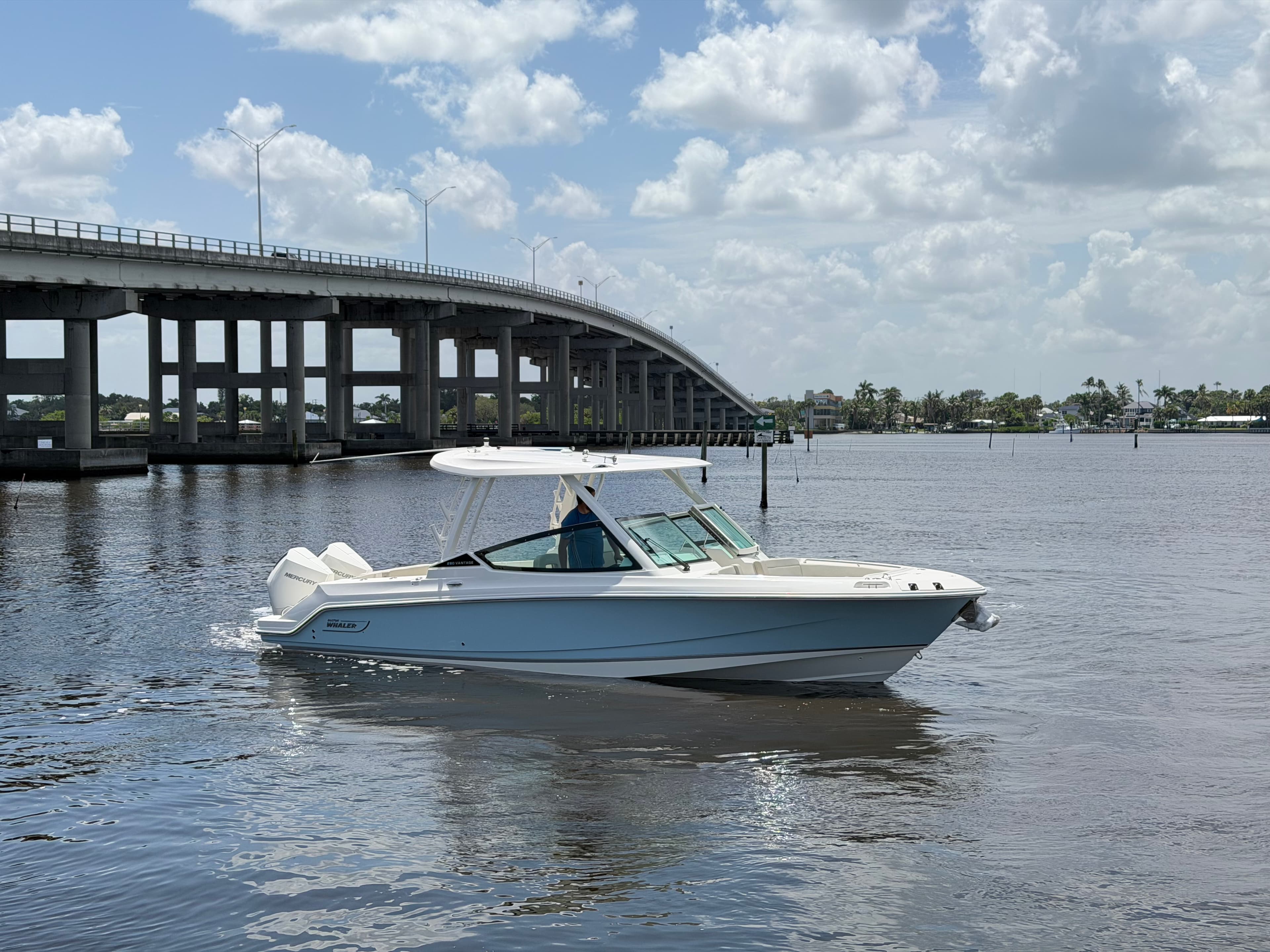 2027 Boston Whaler 280 Vantage for Sale in Stuart, Florida Dual Console