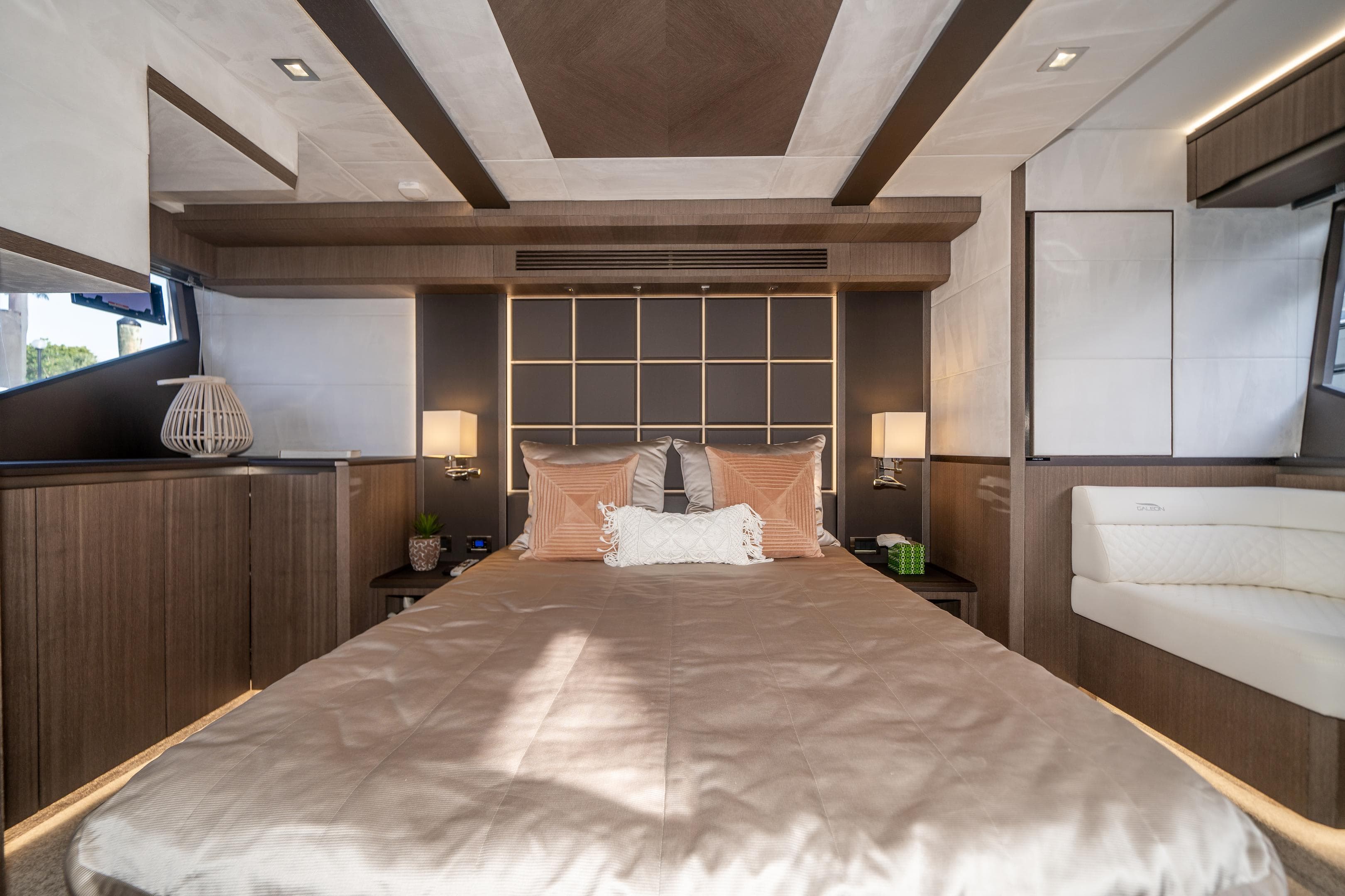 2019 Galeon Yachts 640 Fly for Sale in Pompano Beach, FL Flybridge 5